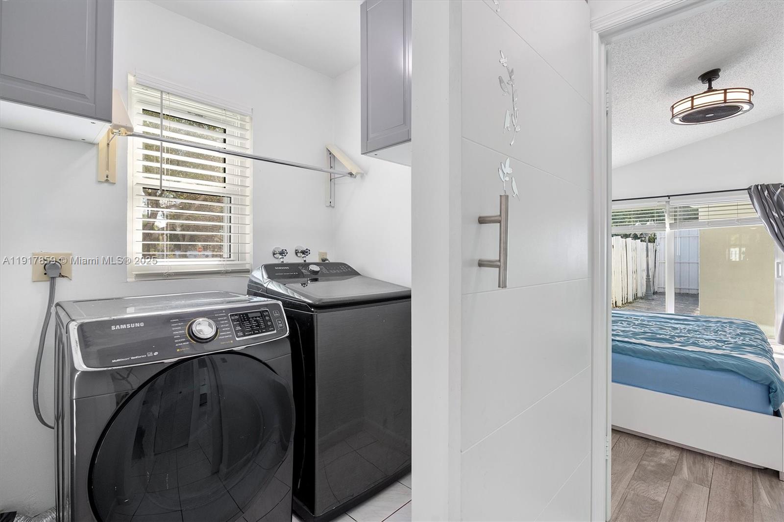 LANDINGS - Residential