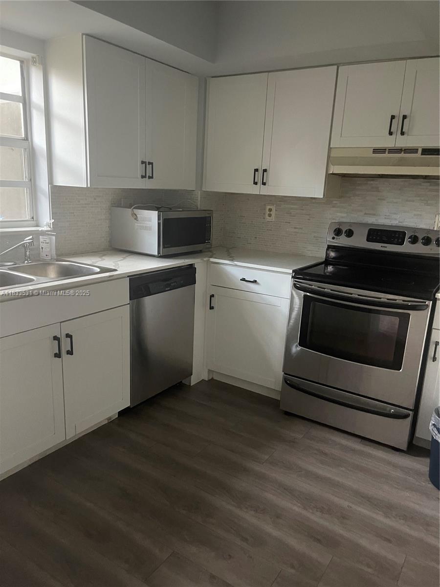 12390 SW 51st Pl 12390