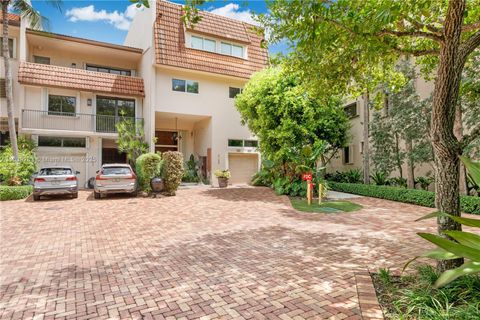 6100 Paradise Point Dr 6100 Palmetto Bay FL 33157