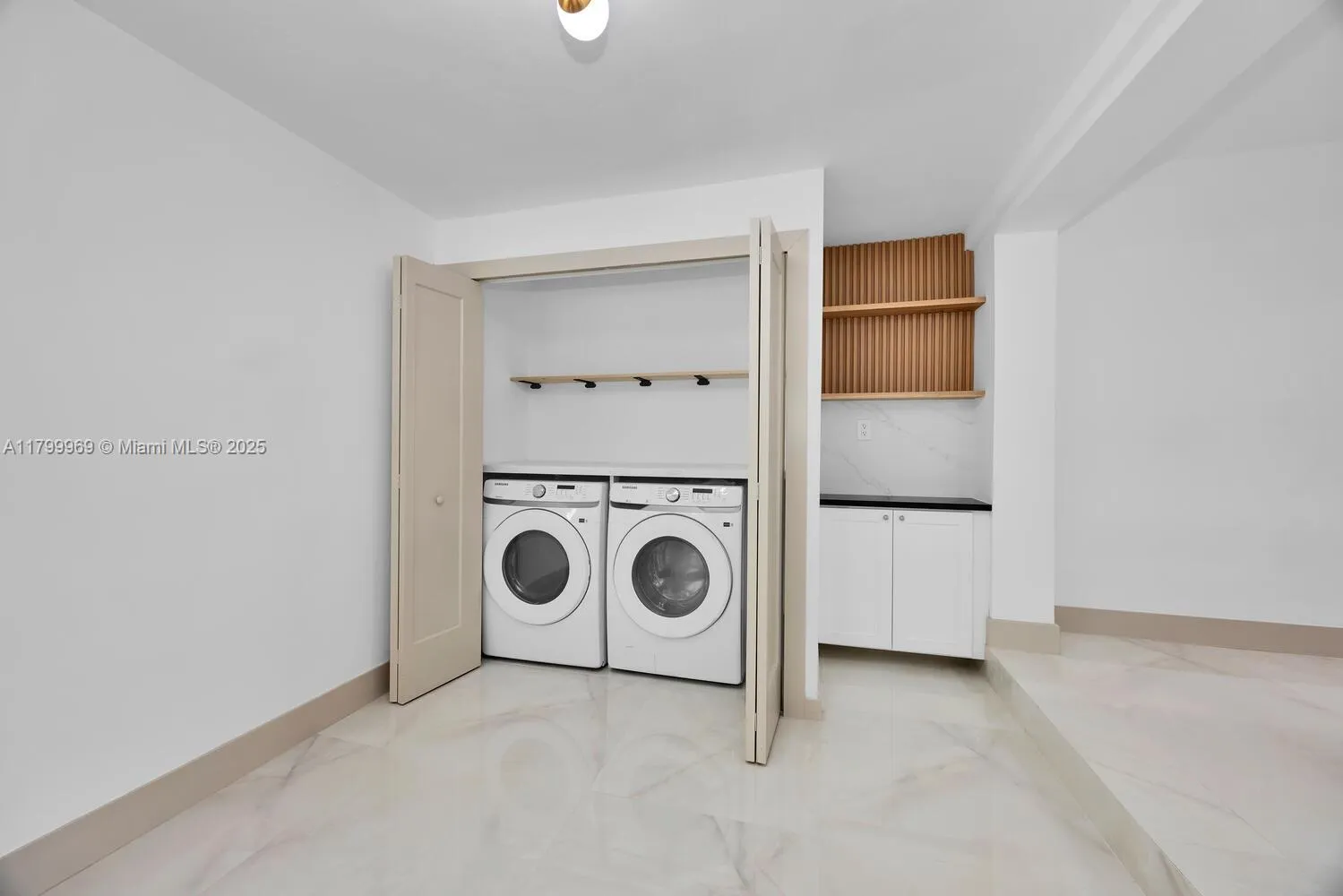 Miami, Florida 33134, United States, 4 Bedrooms Bedrooms, ,2 BathroomsBathrooms,Residential,Active,128660