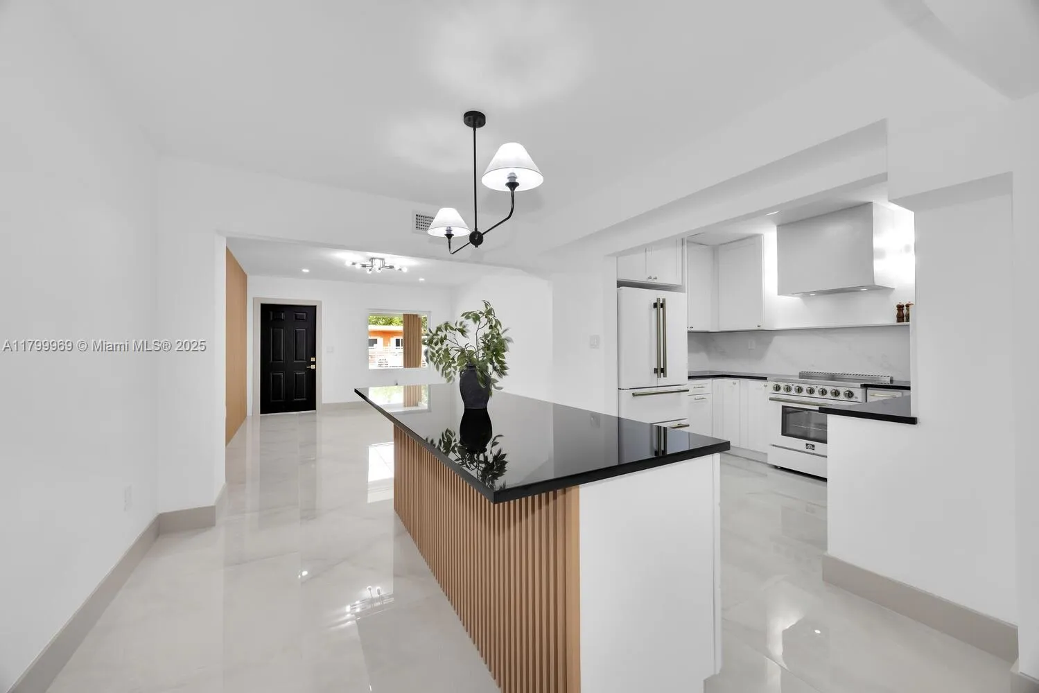 Miami, Florida 33134, United States, 4 Bedrooms Bedrooms, ,2 BathroomsBathrooms,Residential,Active,128660