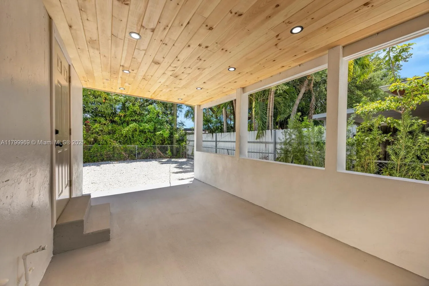 Miami, Florida 33134, United States, 4 Bedrooms Bedrooms, ,2 BathroomsBathrooms,Residential,Active,128660