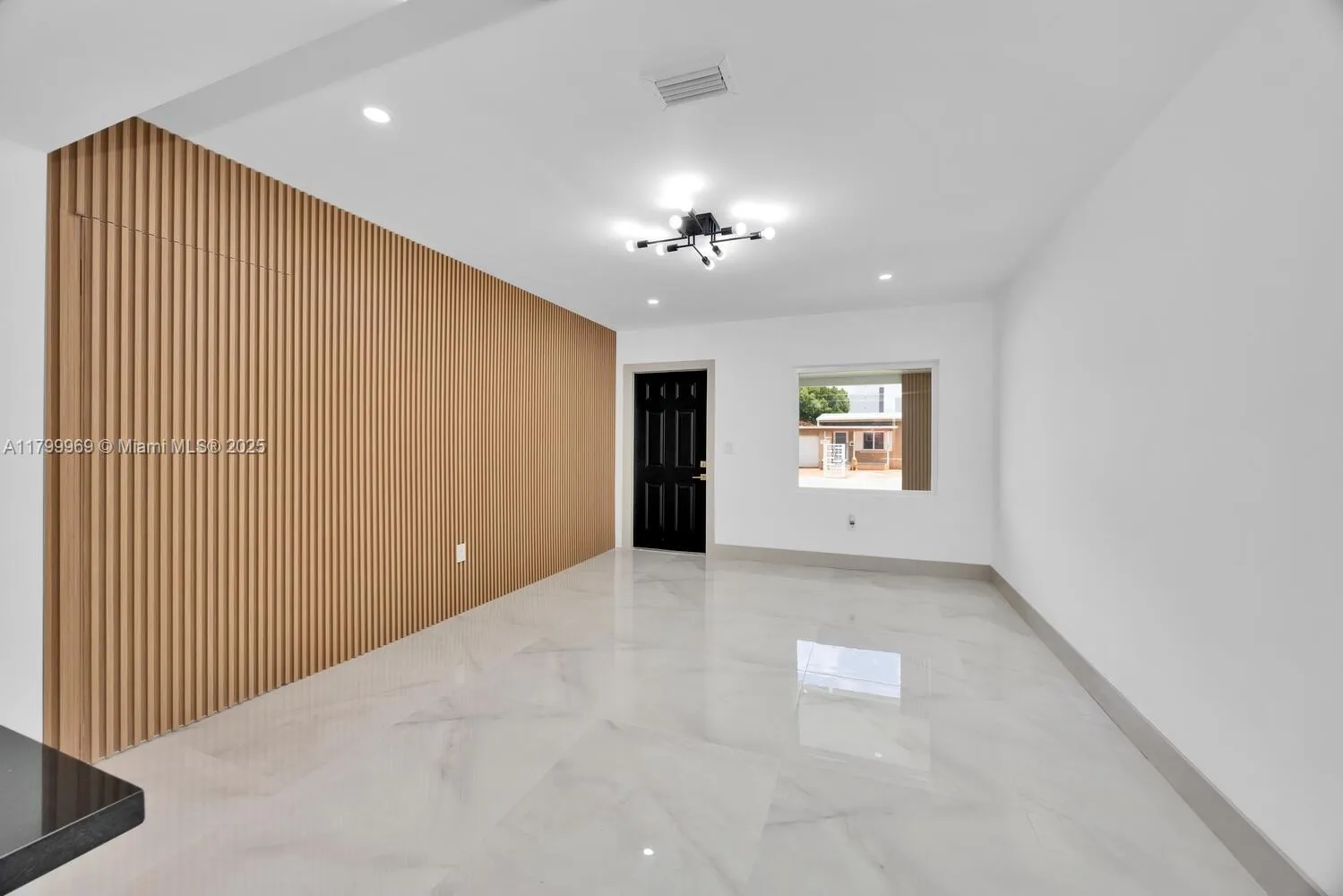 Miami, Florida 33134, United States, 4 Bedrooms Bedrooms, ,2 BathroomsBathrooms,Residential,Active,128660