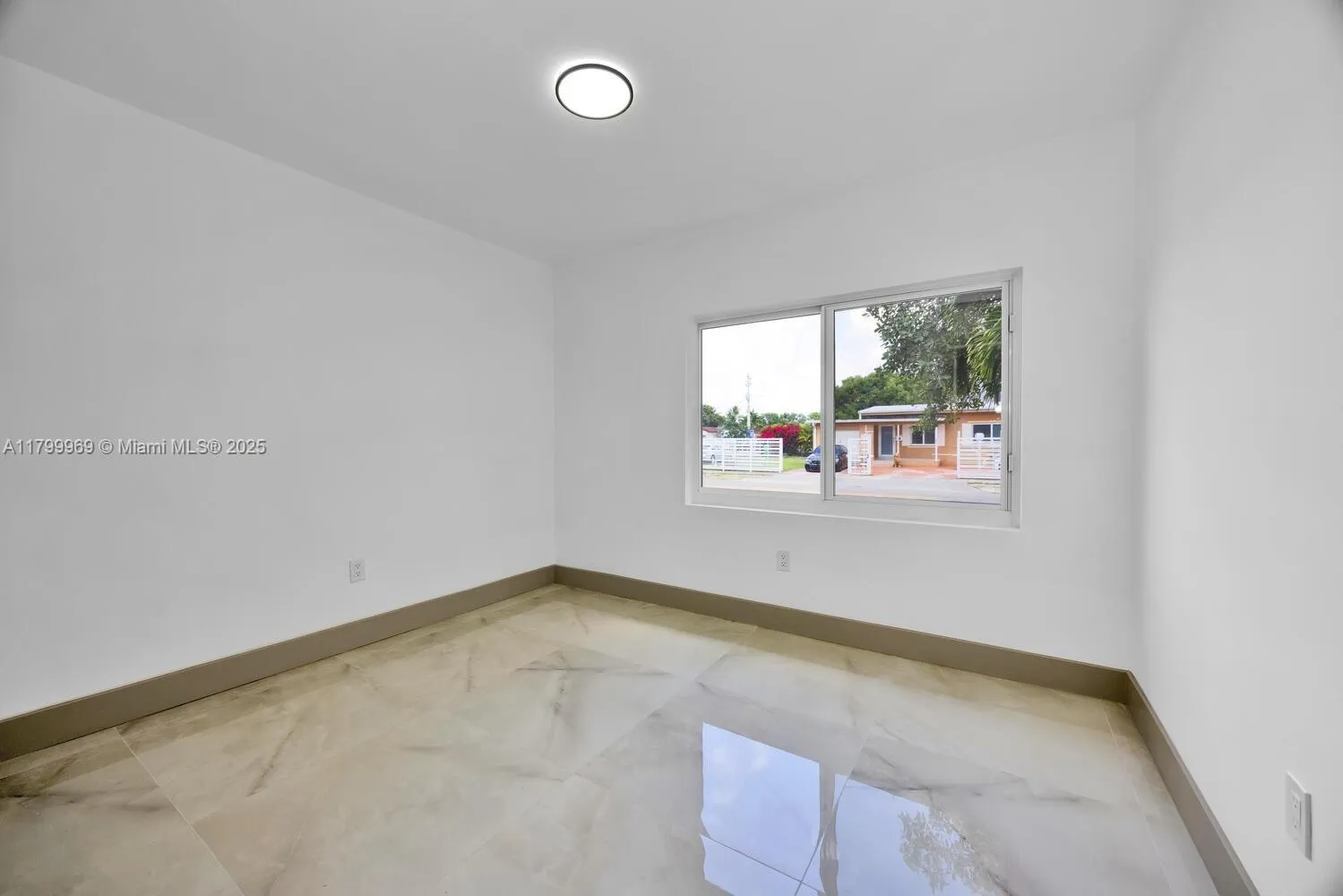 Miami, Florida 33134, United States, 4 Bedrooms Bedrooms, ,2 BathroomsBathrooms,Residential,Active,128660