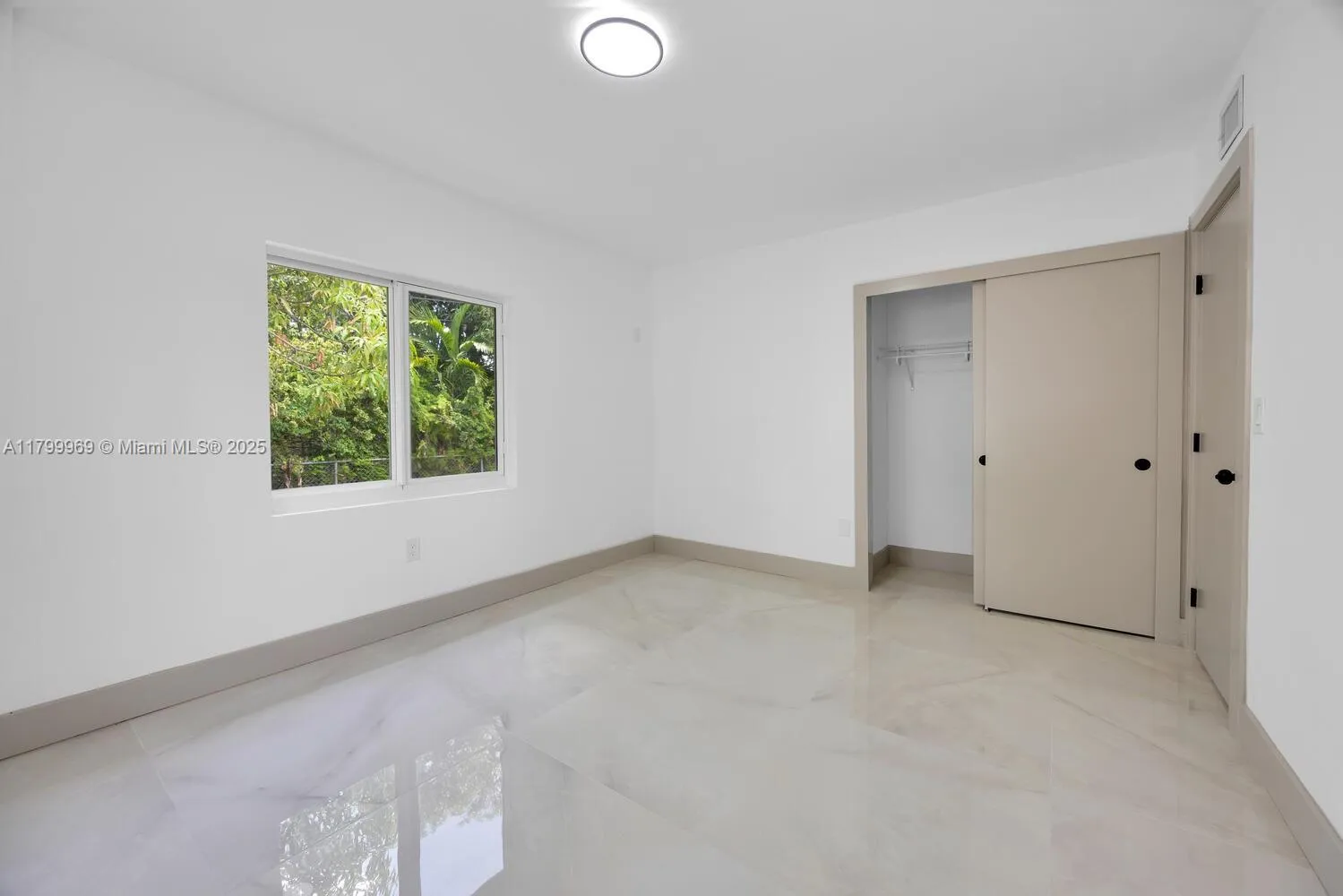 Miami, Florida 33134, United States, 4 Bedrooms Bedrooms, ,2 BathroomsBathrooms,Residential,Active,128660