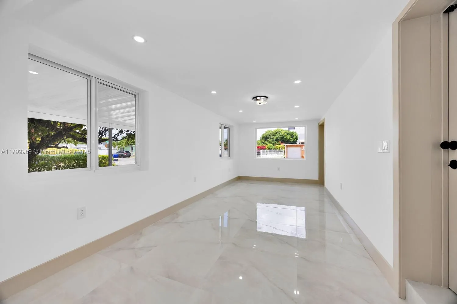 Miami, Florida 33134, United States, 4 Bedrooms Bedrooms, ,2 BathroomsBathrooms,Residential,Active,128660