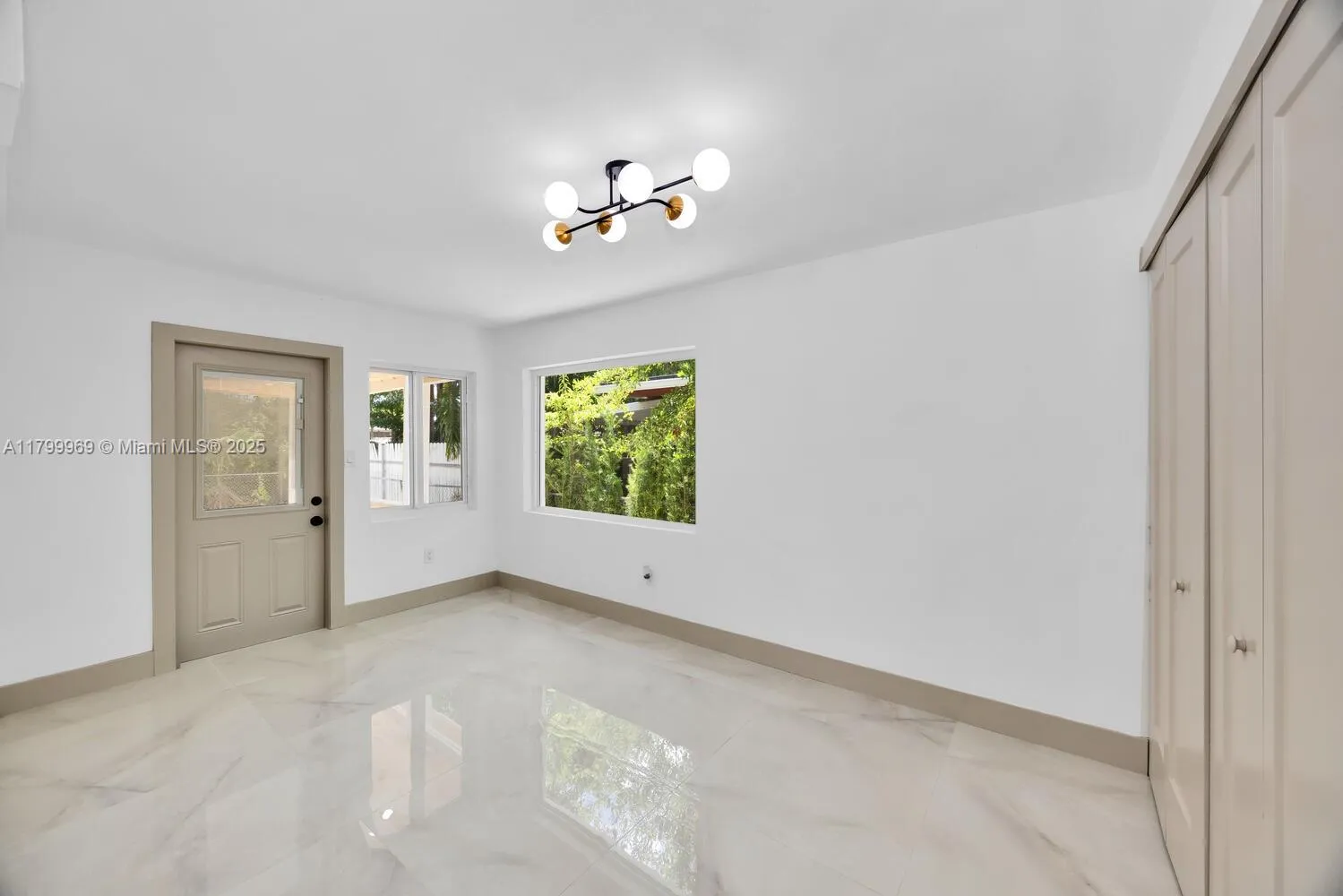 Miami, Florida 33134, United States, 4 Bedrooms Bedrooms, ,2 BathroomsBathrooms,Residential,Active,128660