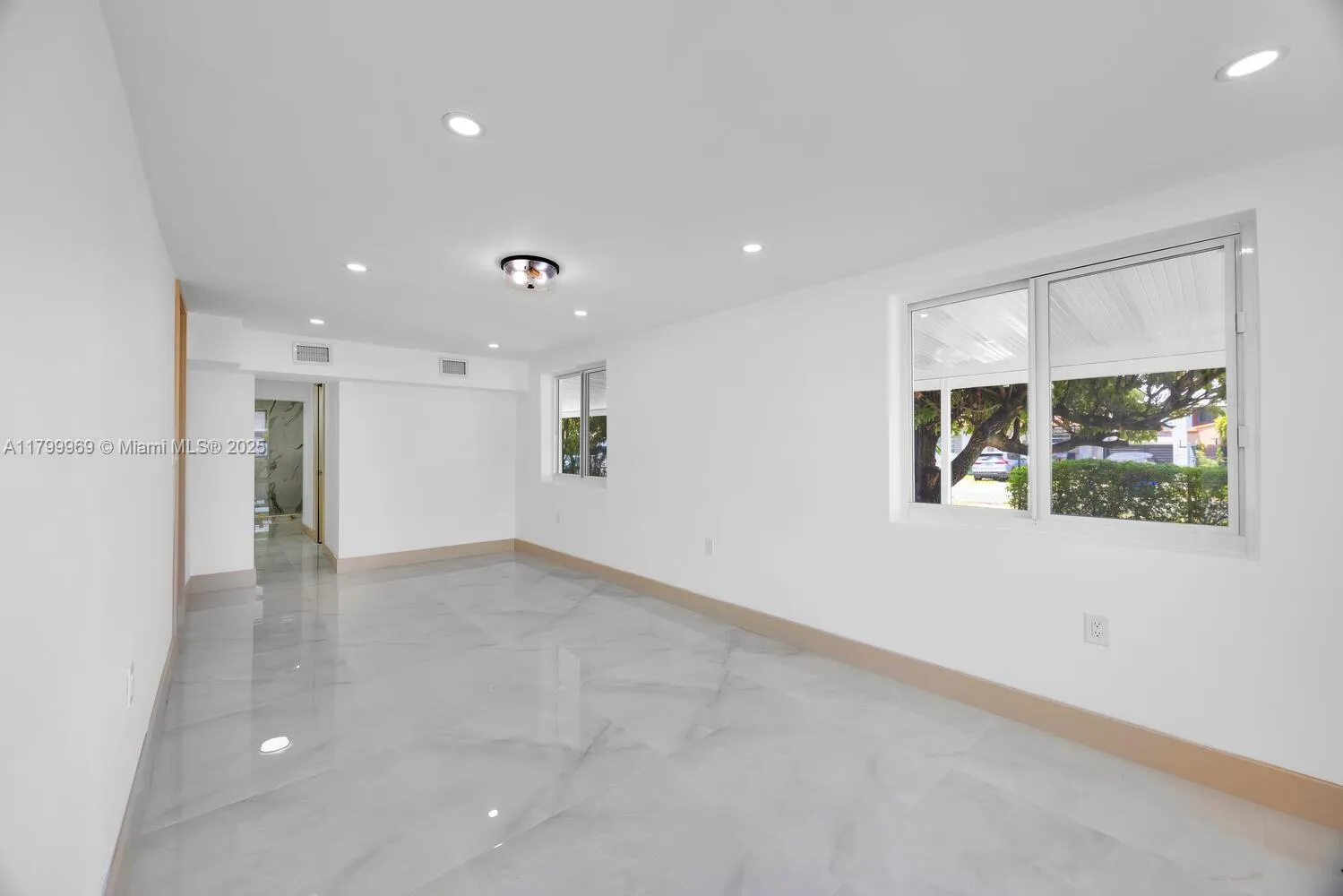 Miami, Florida 33134, United States, 4 Bedrooms Bedrooms, ,2 BathroomsBathrooms,Residential,Active,128660