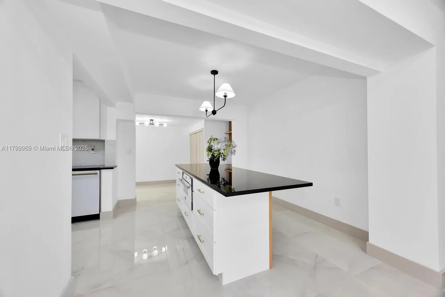 Miami, Florida 33134, United States, 4 Bedrooms Bedrooms, ,2 BathroomsBathrooms,Residential,Active,128660