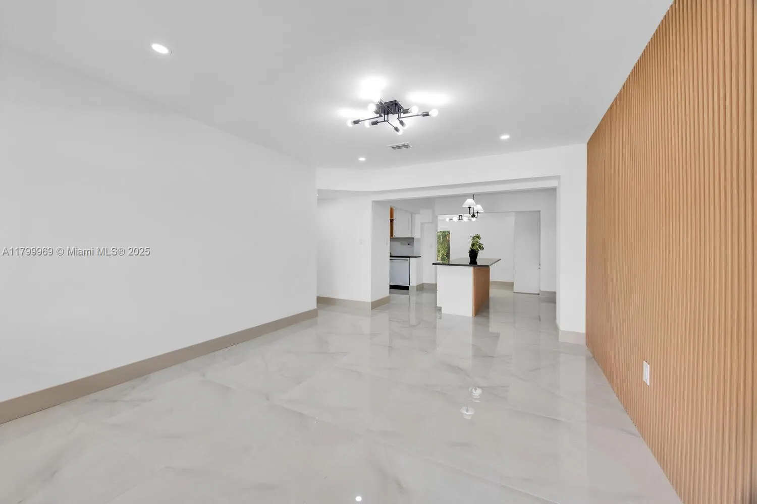 Miami, Florida 33134, United States, 4 Bedrooms Bedrooms, ,2 BathroomsBathrooms,Residential,Active,128660