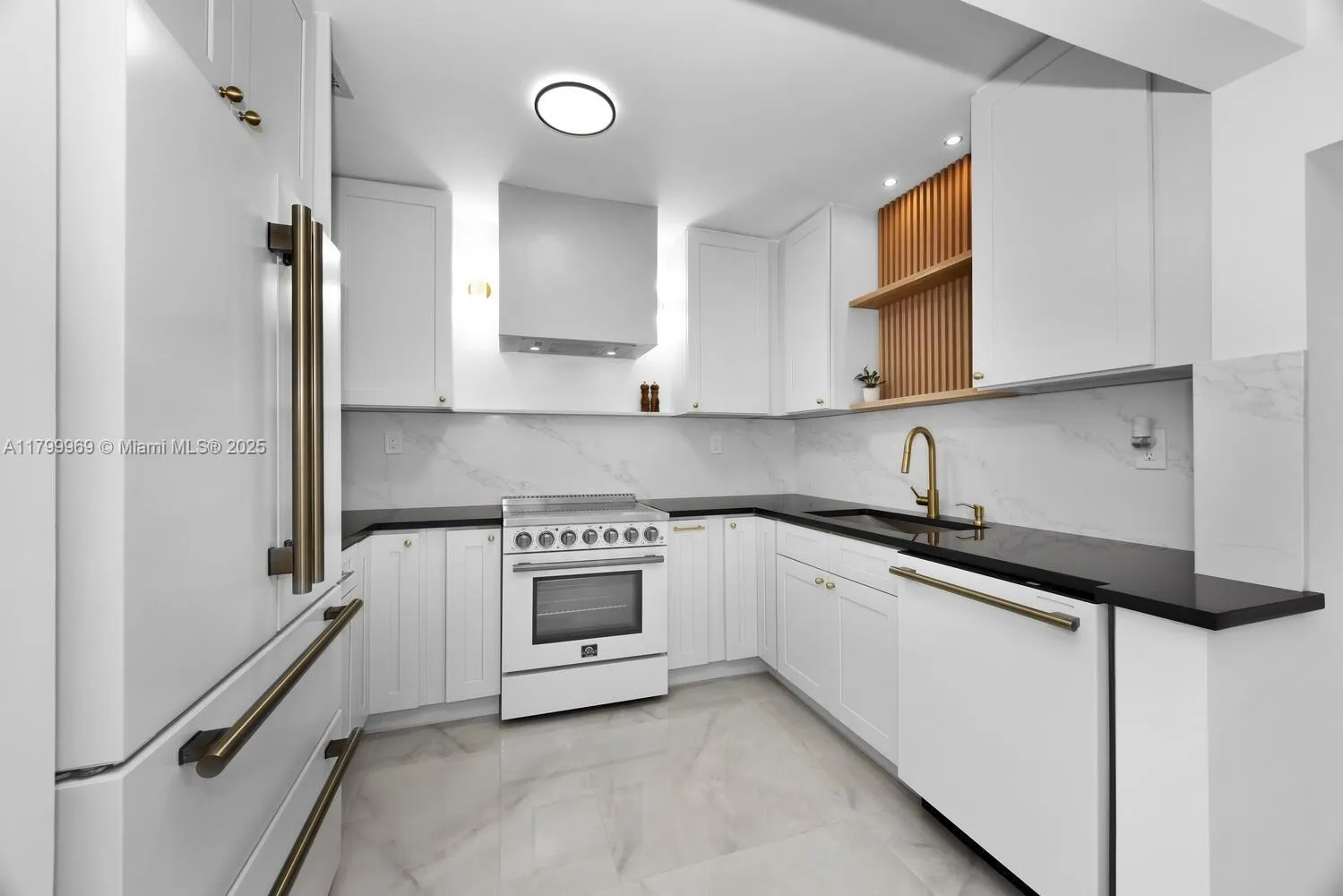 Miami, Florida 33134, United States, 4 Bedrooms Bedrooms, ,2 BathroomsBathrooms,Residential,Active,128660