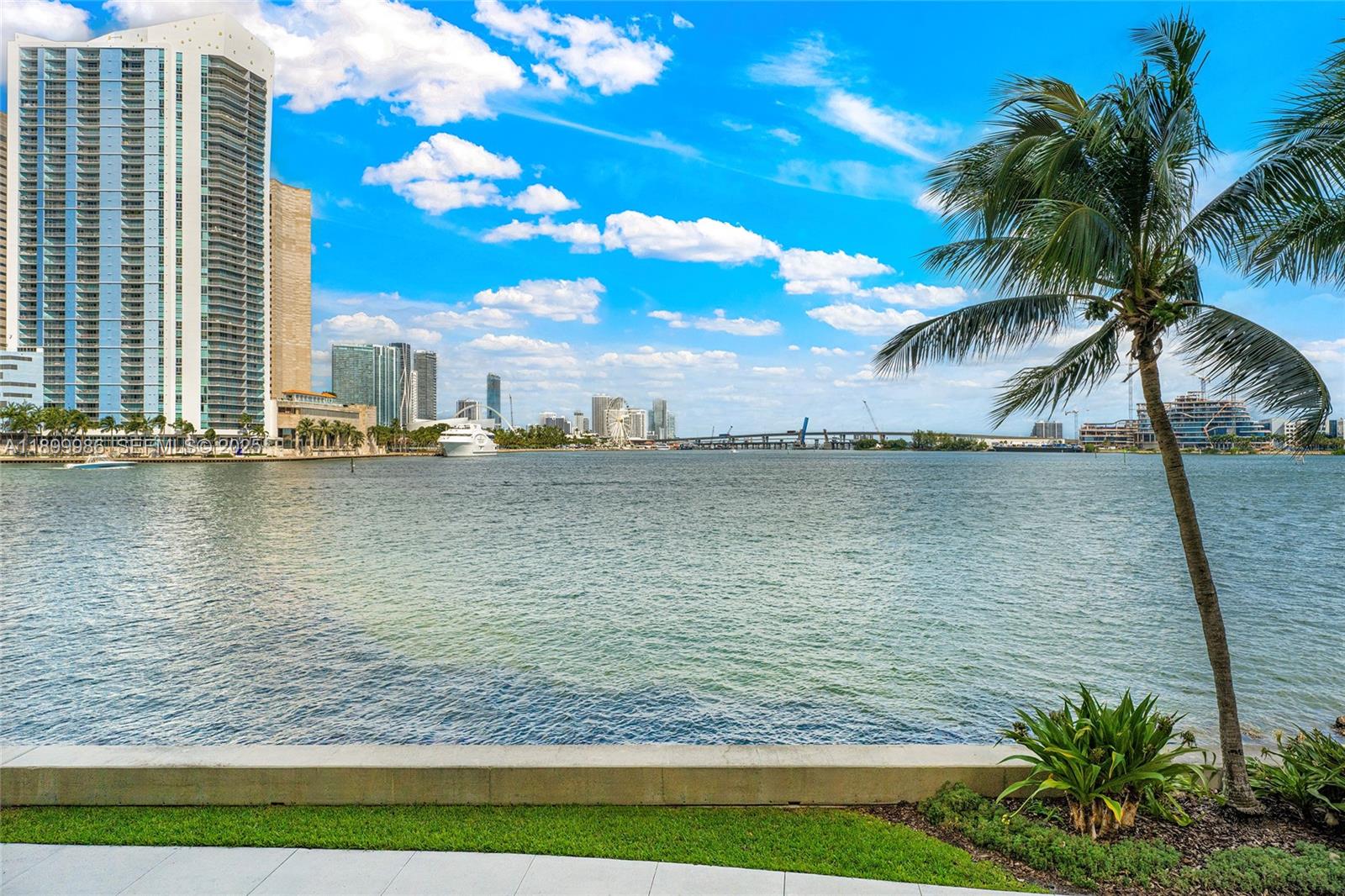 BRICKELL KEY - Residential