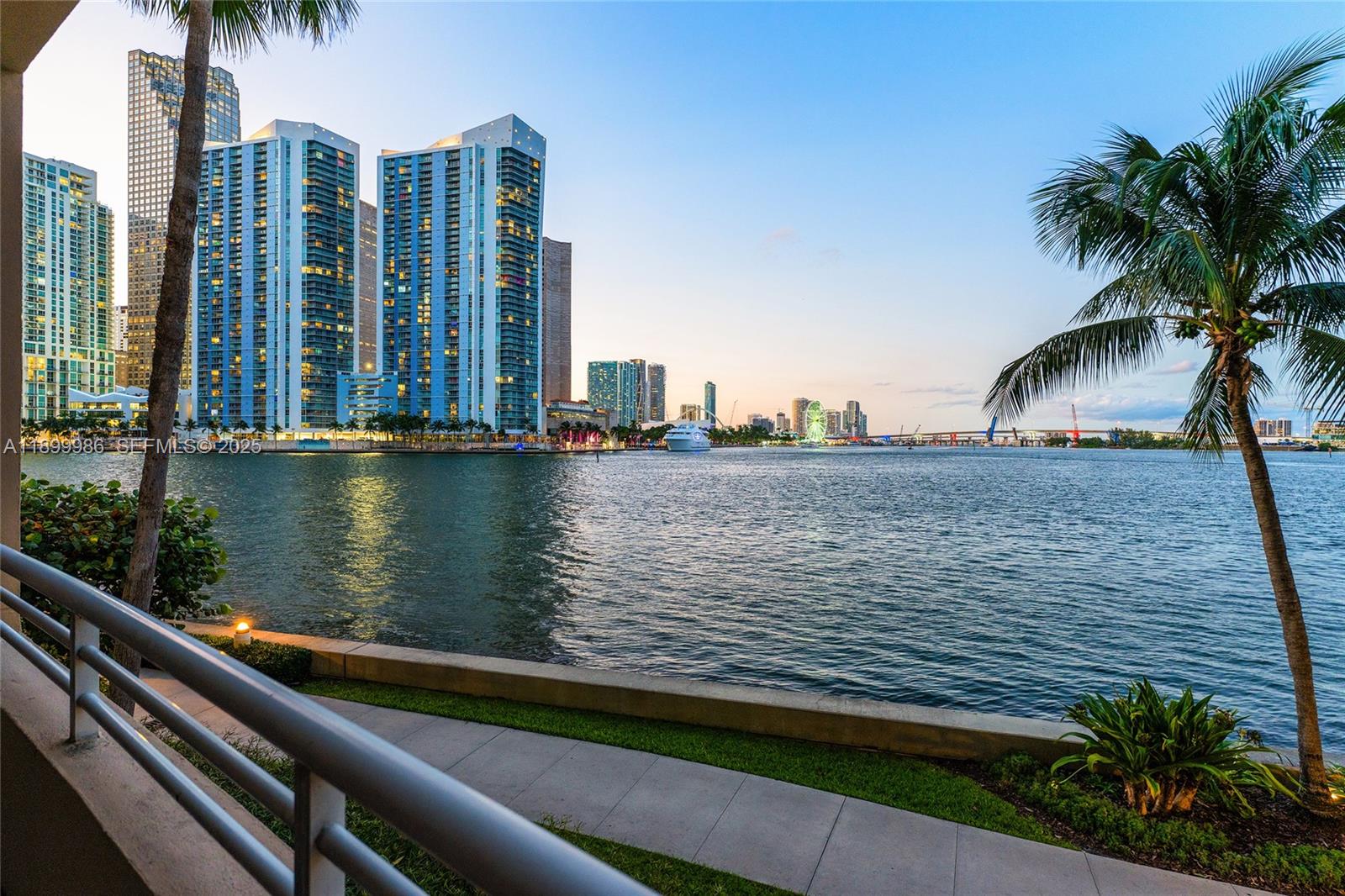 BRICKELL KEY - Residential