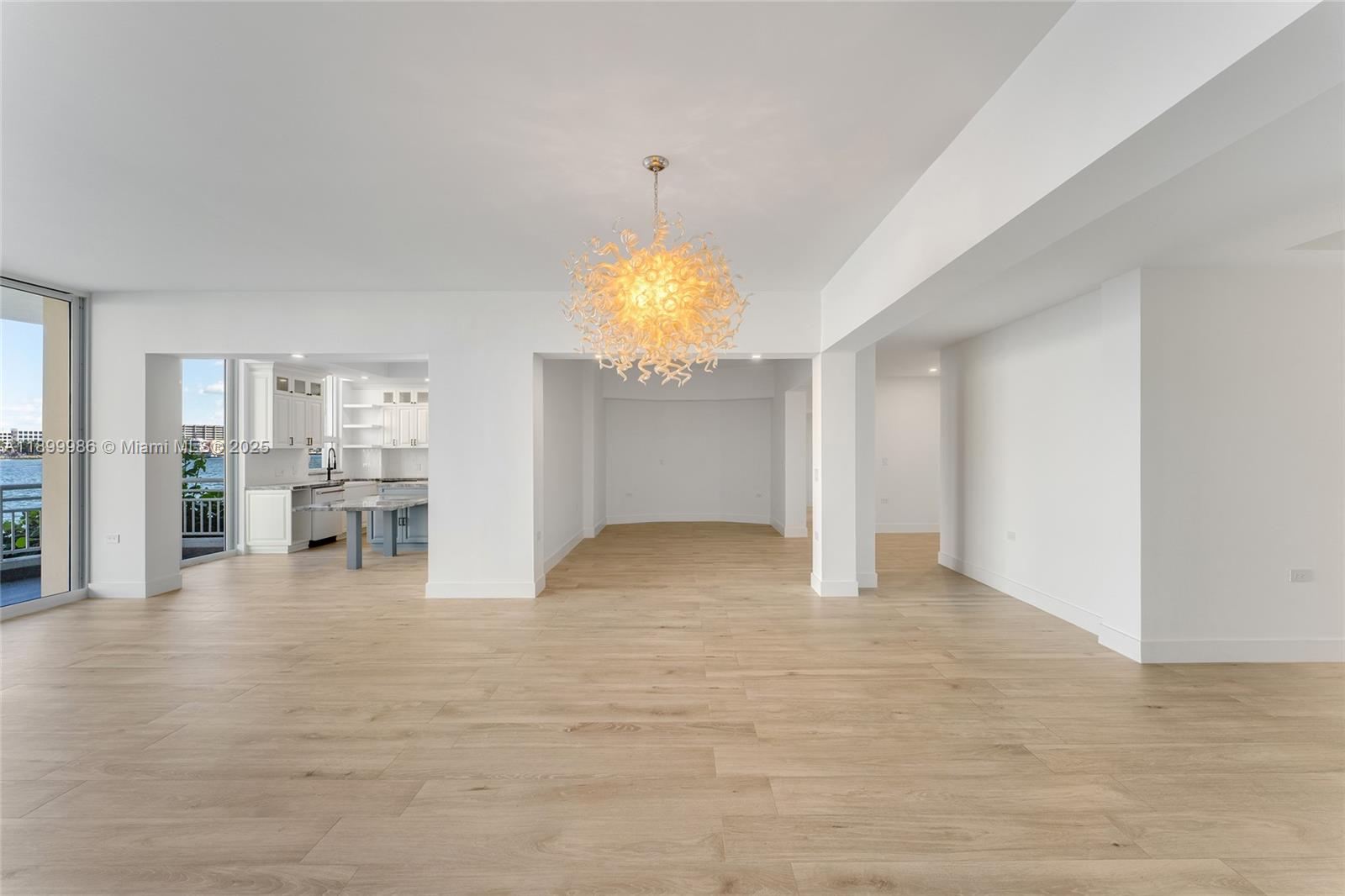 848 Brickell Key Dr 204, Miami, FL, 33131/$3,550,000 2 848 Brickell Key Dr 204