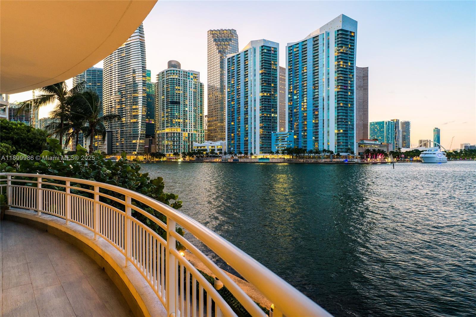 BRICKELL KEY - Residential