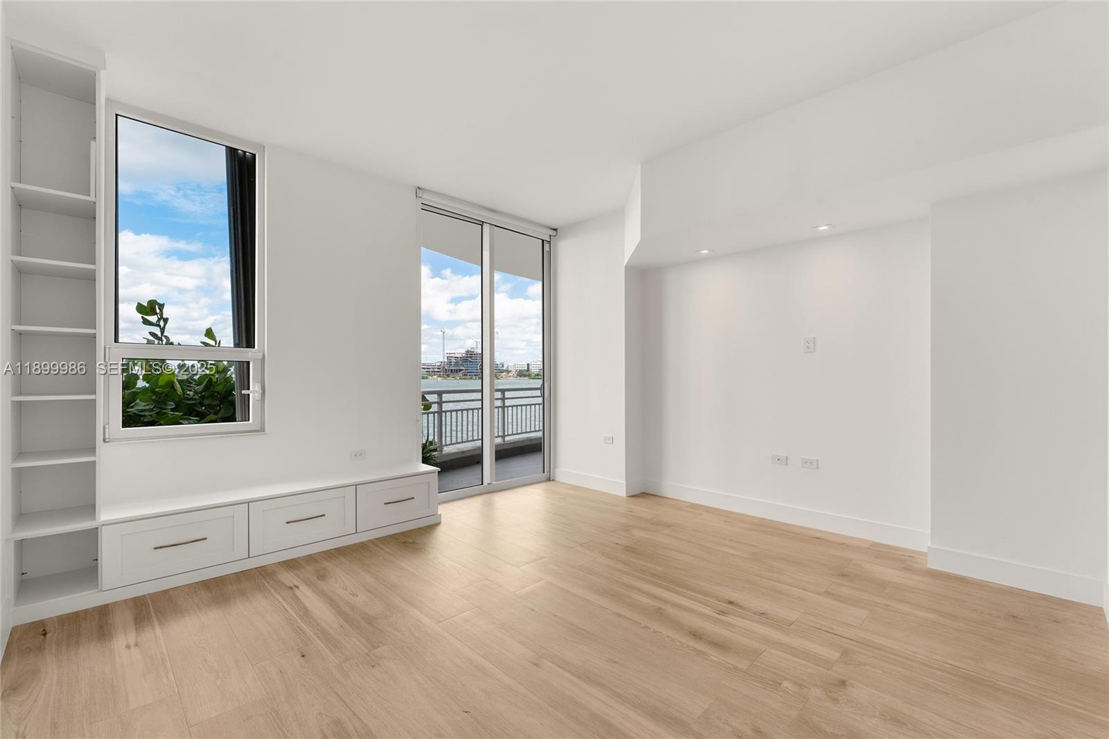 BRICKELL KEY - Residential