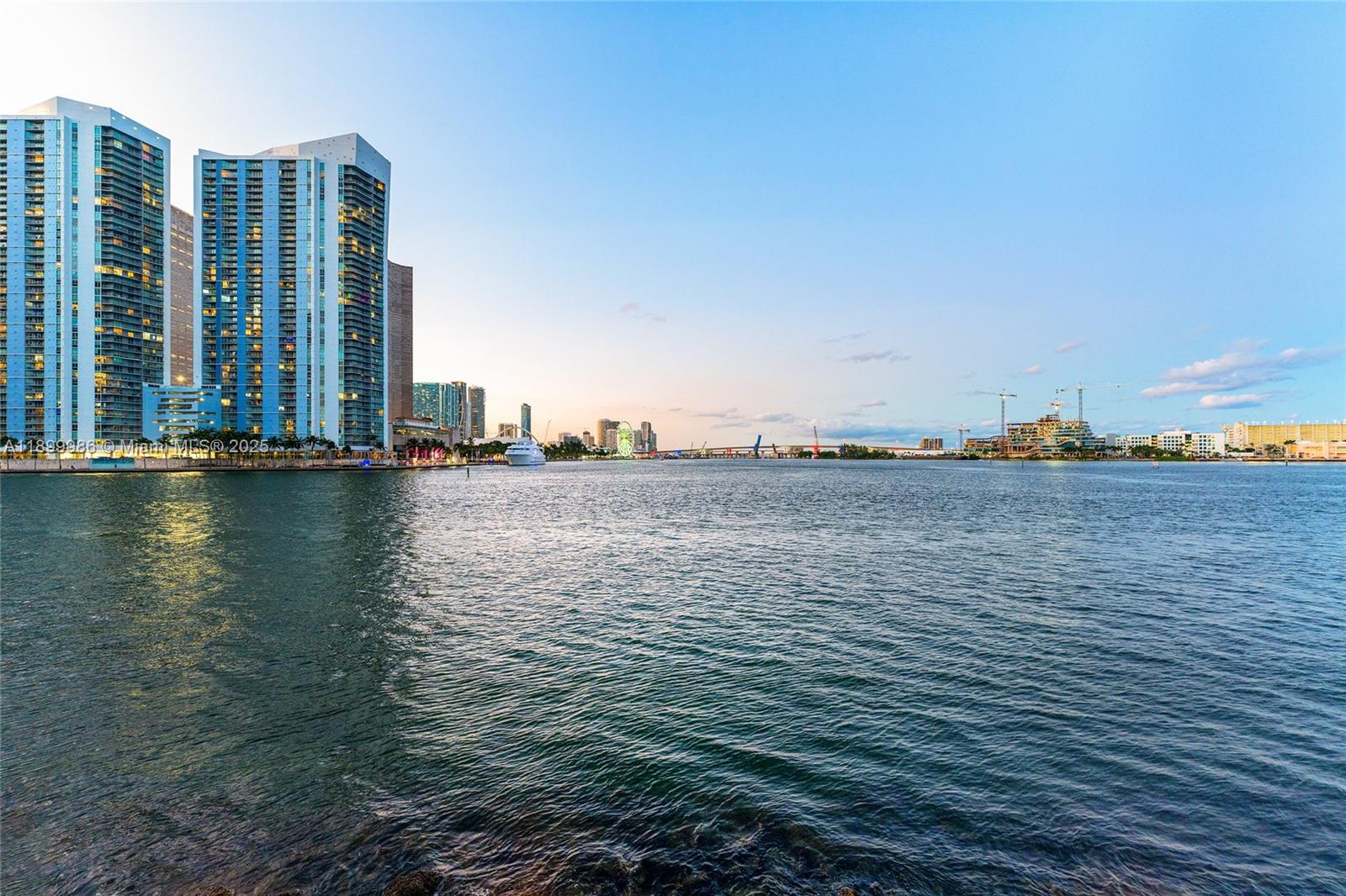 BRICKELL KEY - Residential