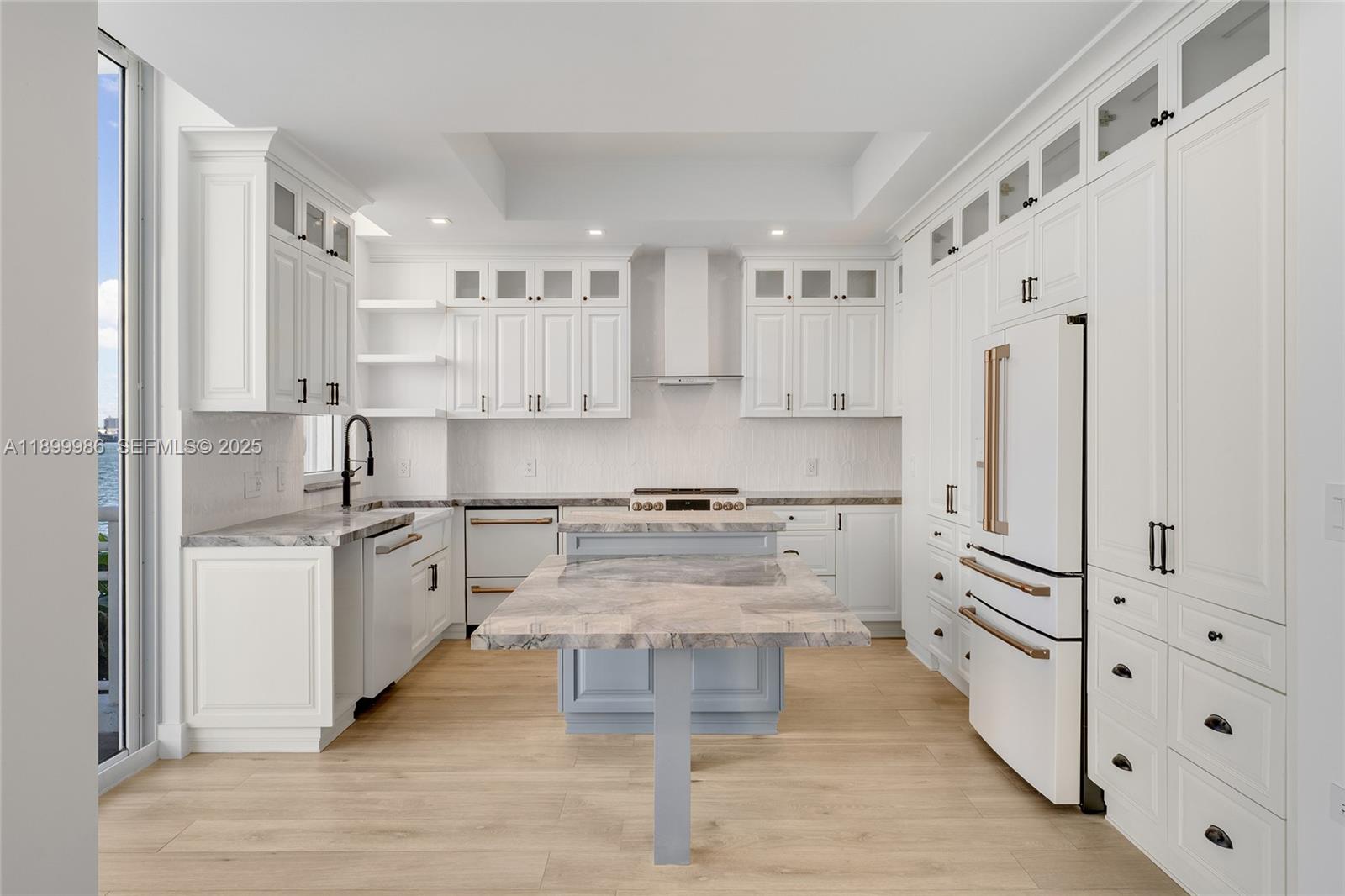 BRICKELL KEY - Residential