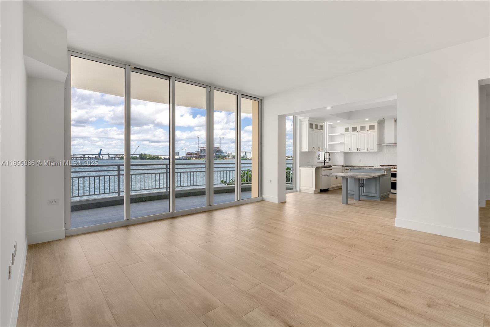 848 Brickell Key Dr 204, Miami, FL, 33131/$3,550,000 4 848 Brickell Key Dr 204