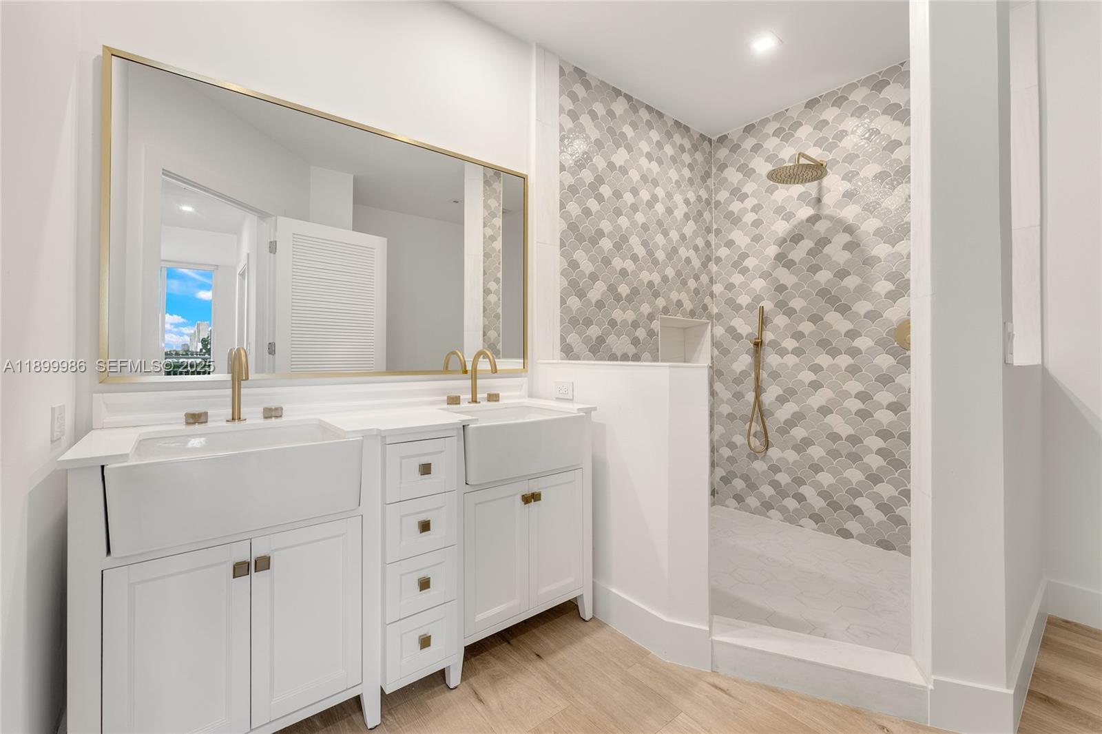 BRICKELL KEY - Residential