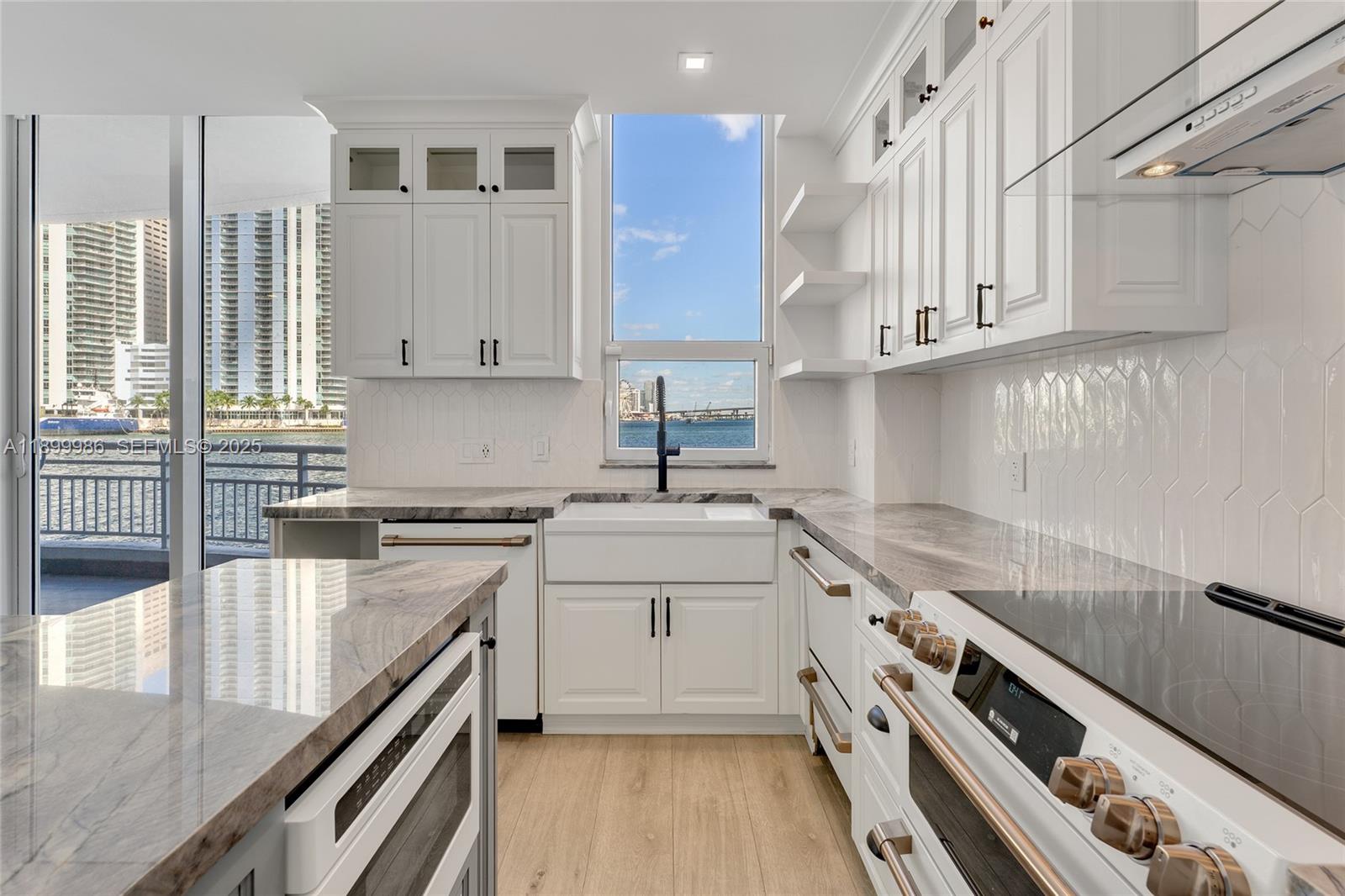BRICKELL KEY - Residential