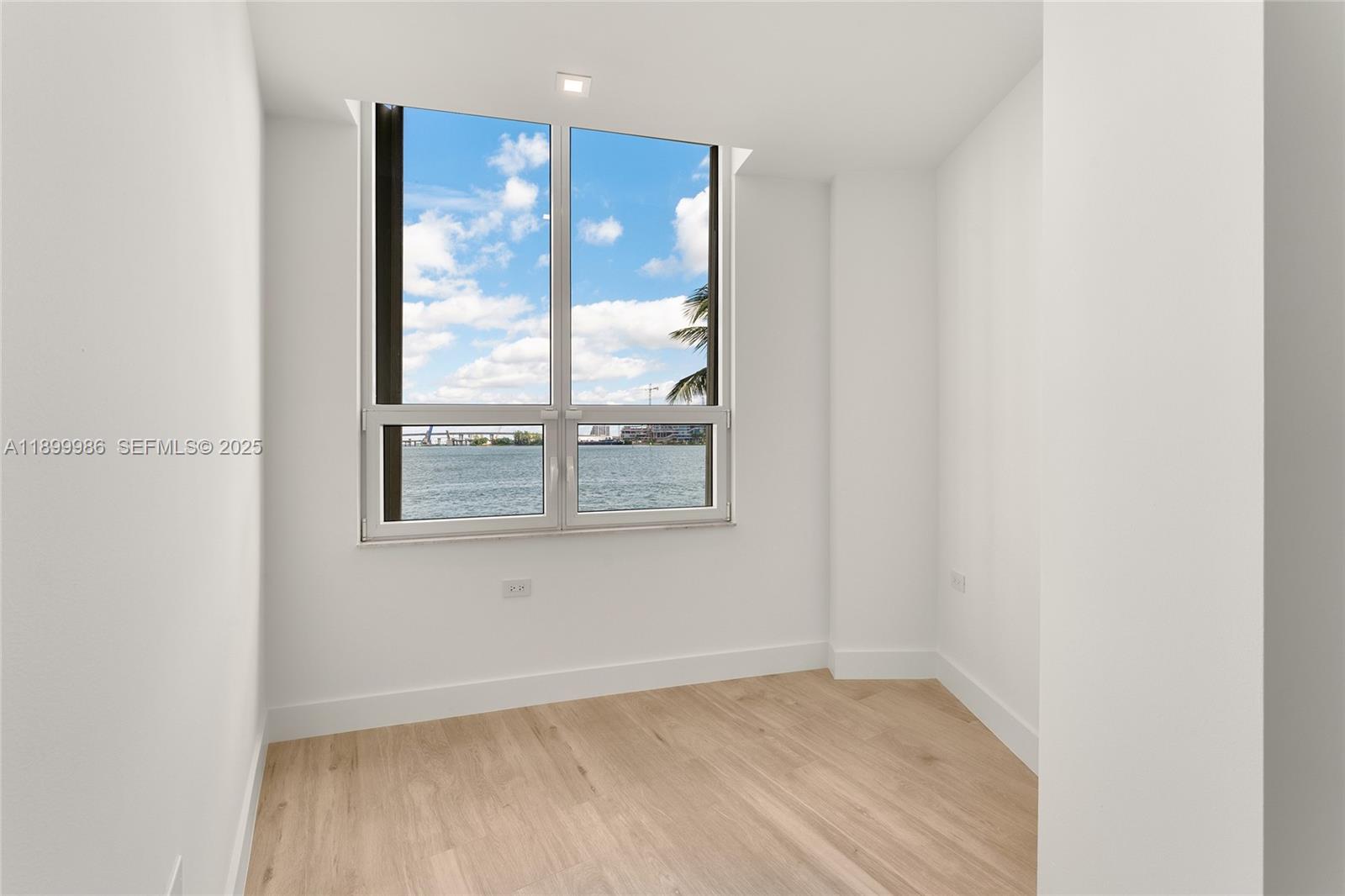 BRICKELL KEY - Residential