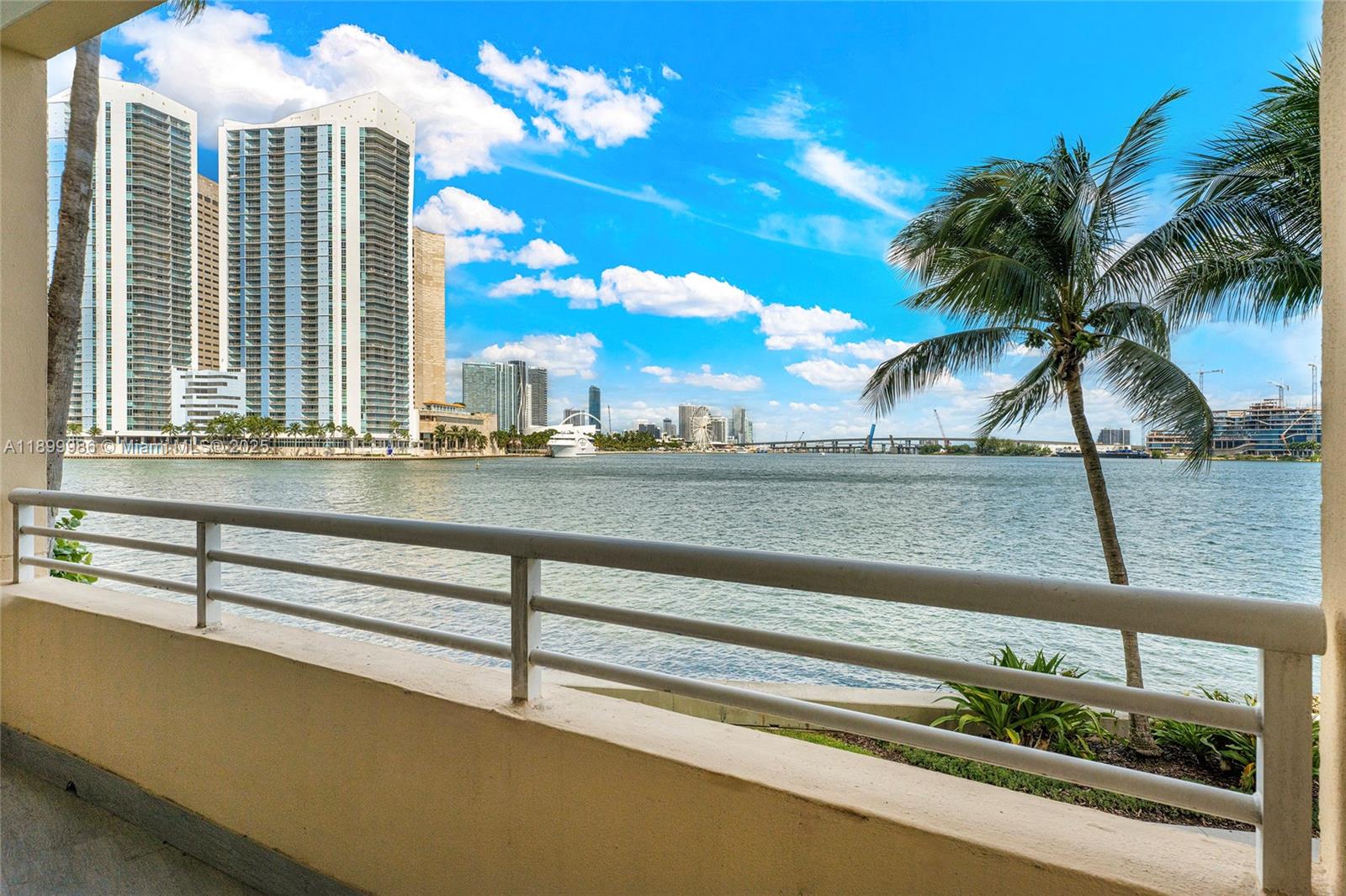 BRICKELL KEY - Residential