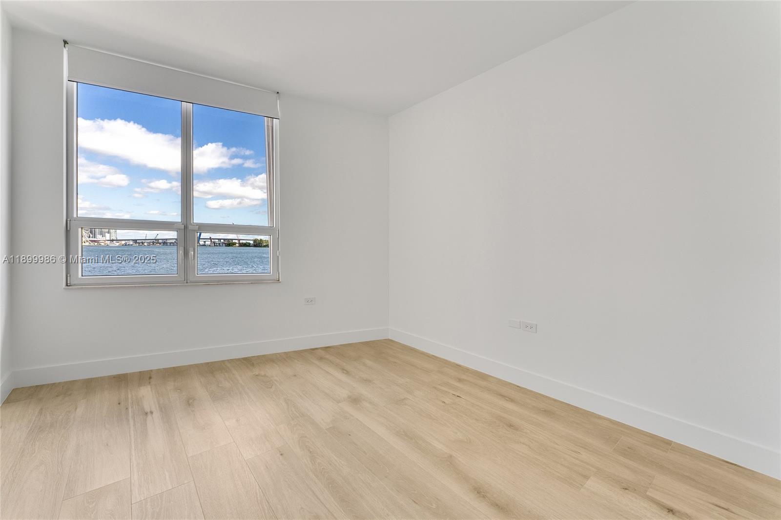 BRICKELL KEY - Residential