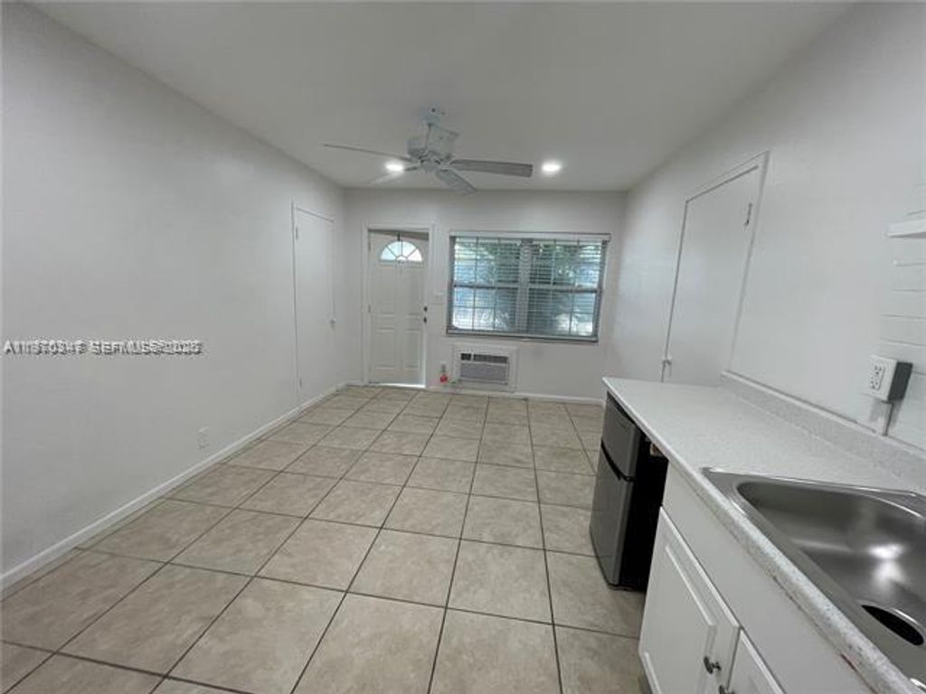 Photo of 1717 NE 12th St #2, Fort Lauderdale, FL 33304 (MLS # A11970347)