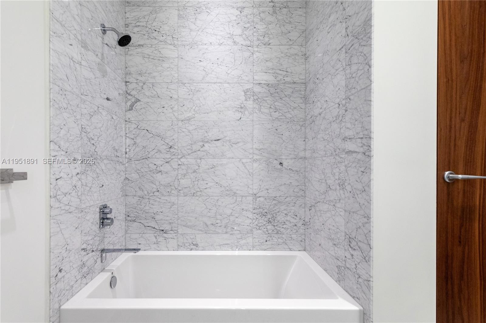 Vita Grove Isle - Residential