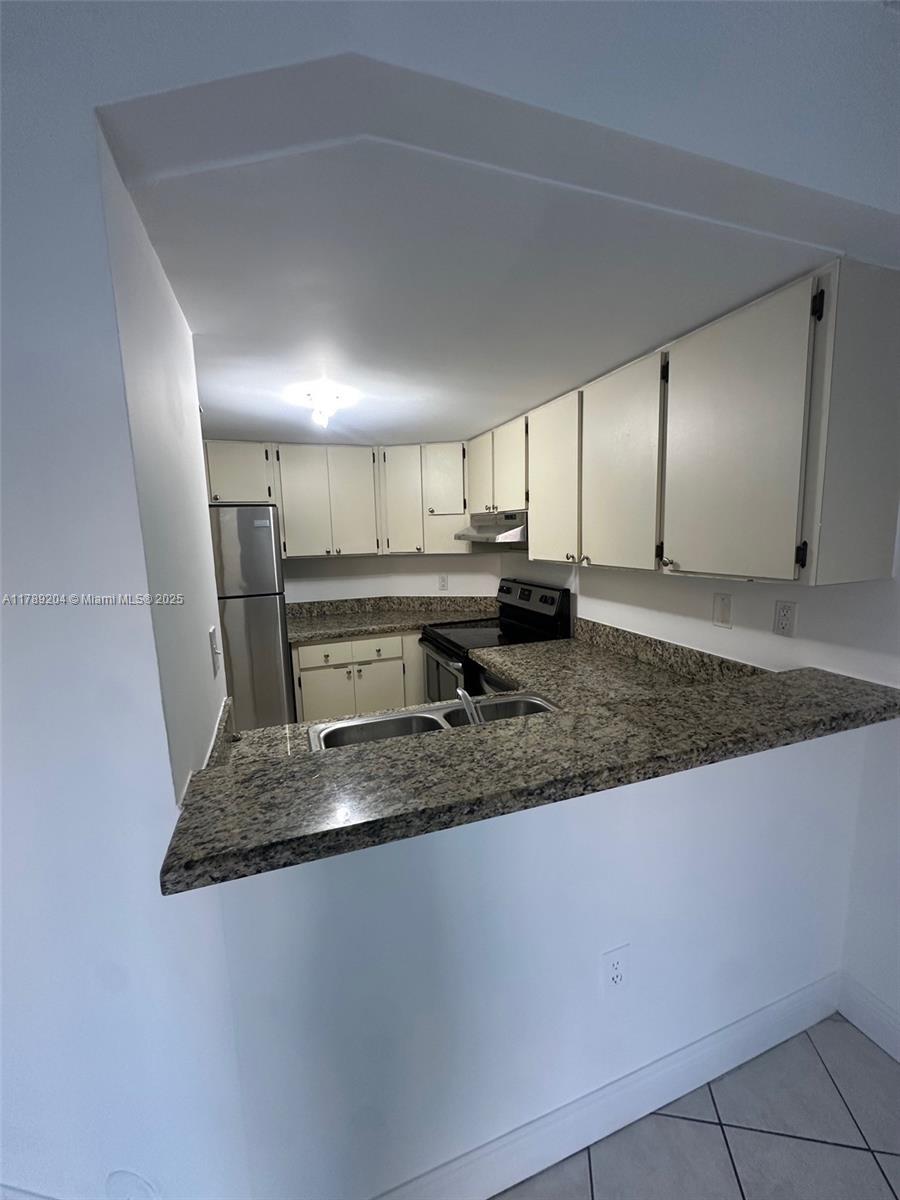Rental Property at 7165 Nw 186th St A103, Hialeah, Miami-Dade County, Florida - Bedrooms: 1 
Bathrooms: 1  - $1,750 MO.