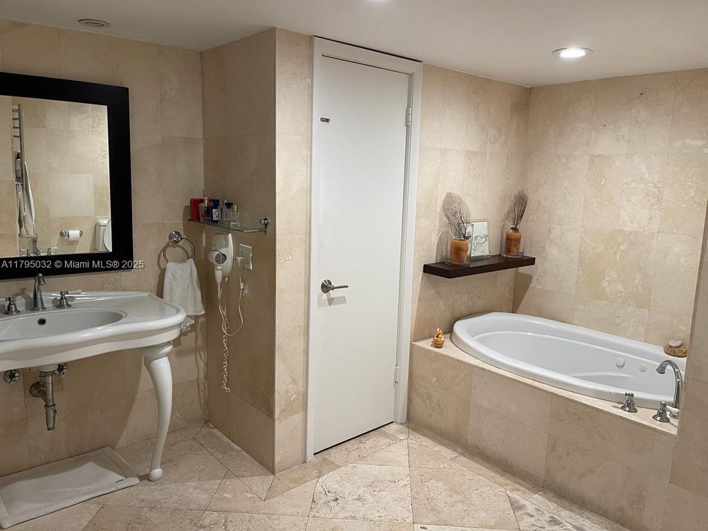 MAR-AZUL CONDO - Residential Lease