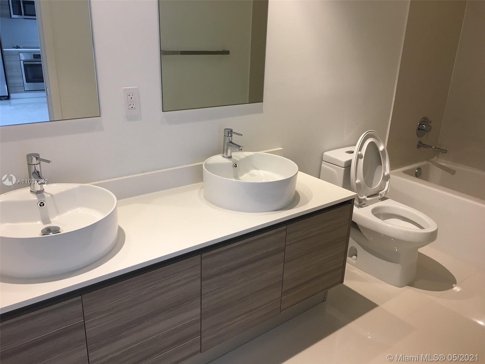 HYDE MIDTOWN - Residential Lease