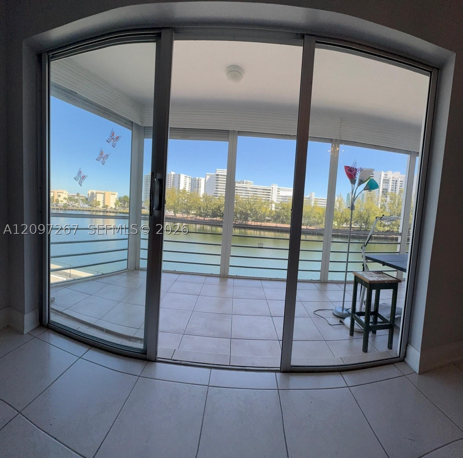 400 Diplomat Pkwy 308, Hallandale Beach, FL, 33009/$299,000 2 400 Diplomat Pkwy 308