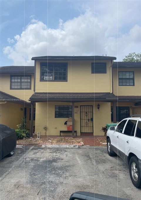 Townhouse in Miami FL 1062 209th Ter Ter.jpg