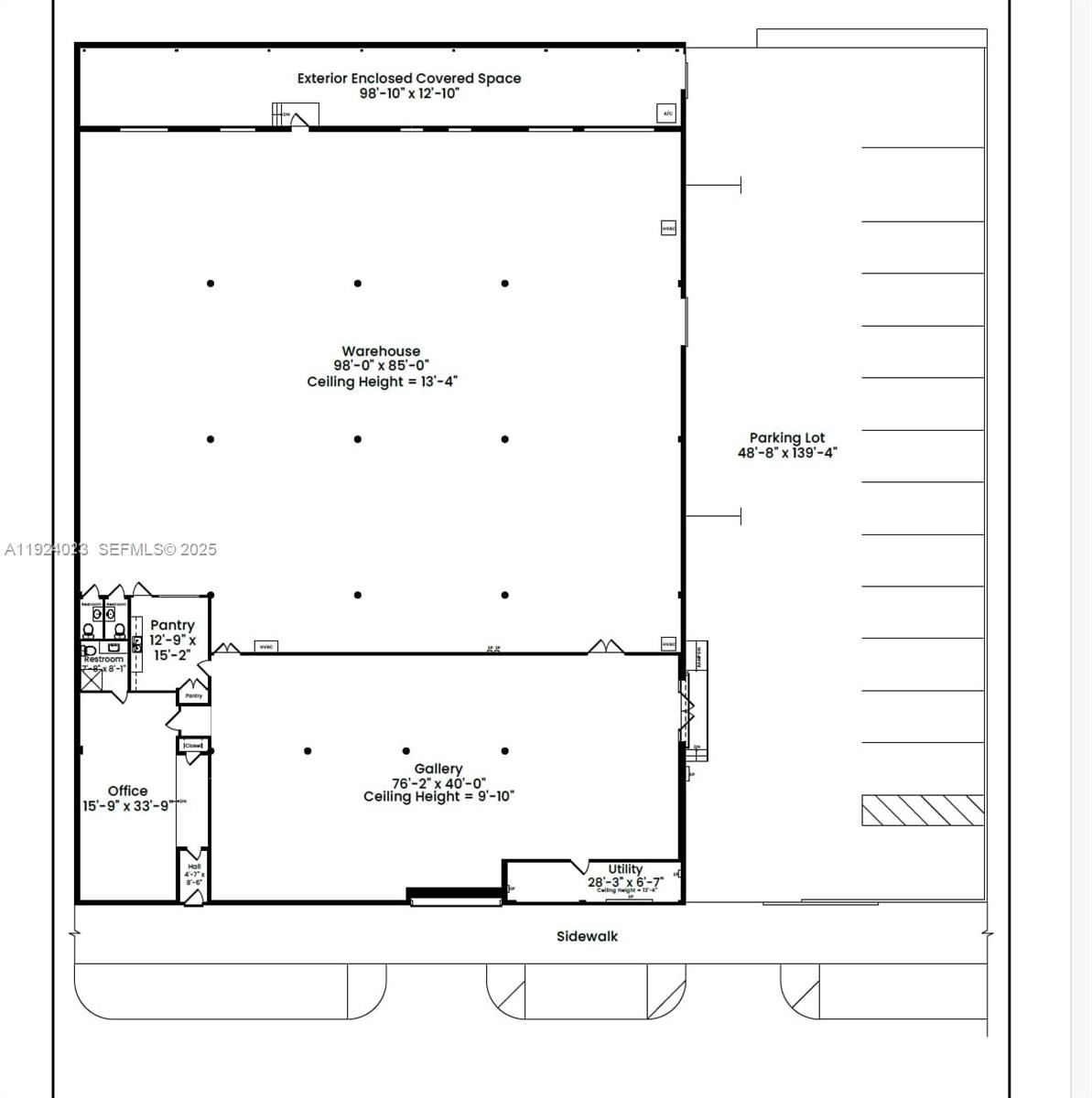 Main image without alt text