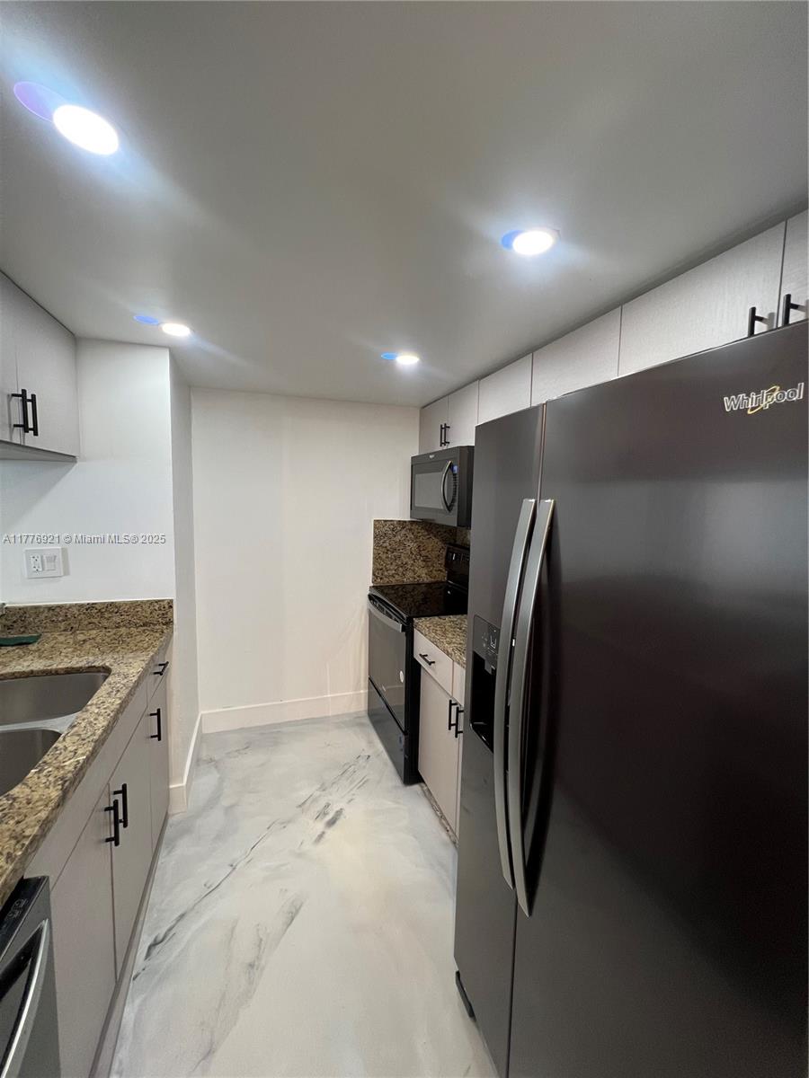 Rental Property at 800 N Miami Ave E-706, Miami, Broward County, Florida - Bedrooms: 2 
Bathrooms: 2  - $2,900 MO.