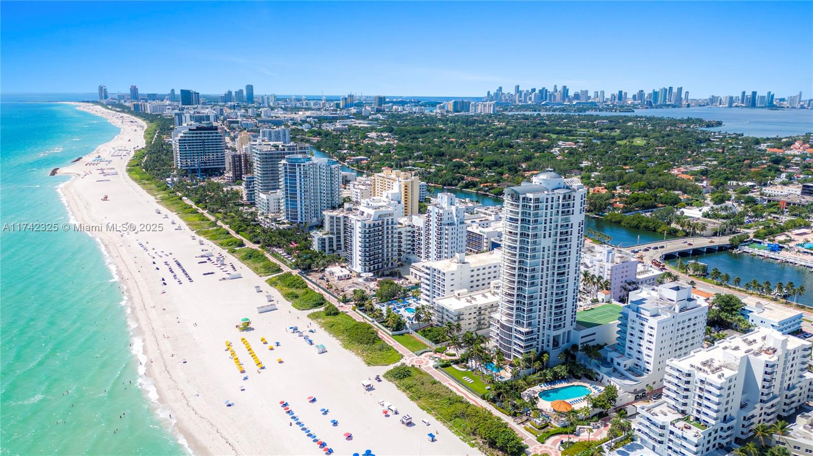 4201 Collins Ave 2002