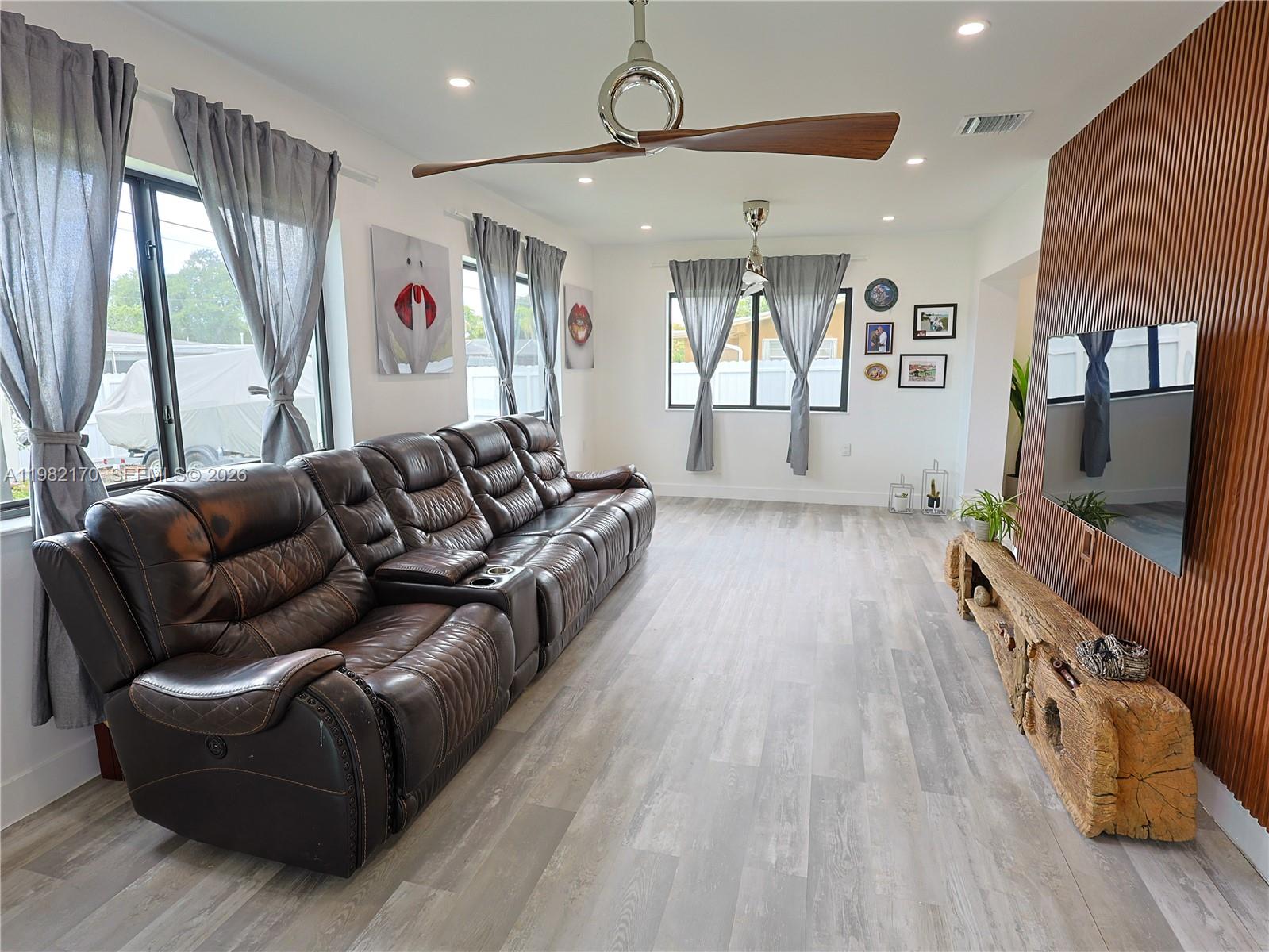 CUTLER RIDGE SEC 3 - Residential