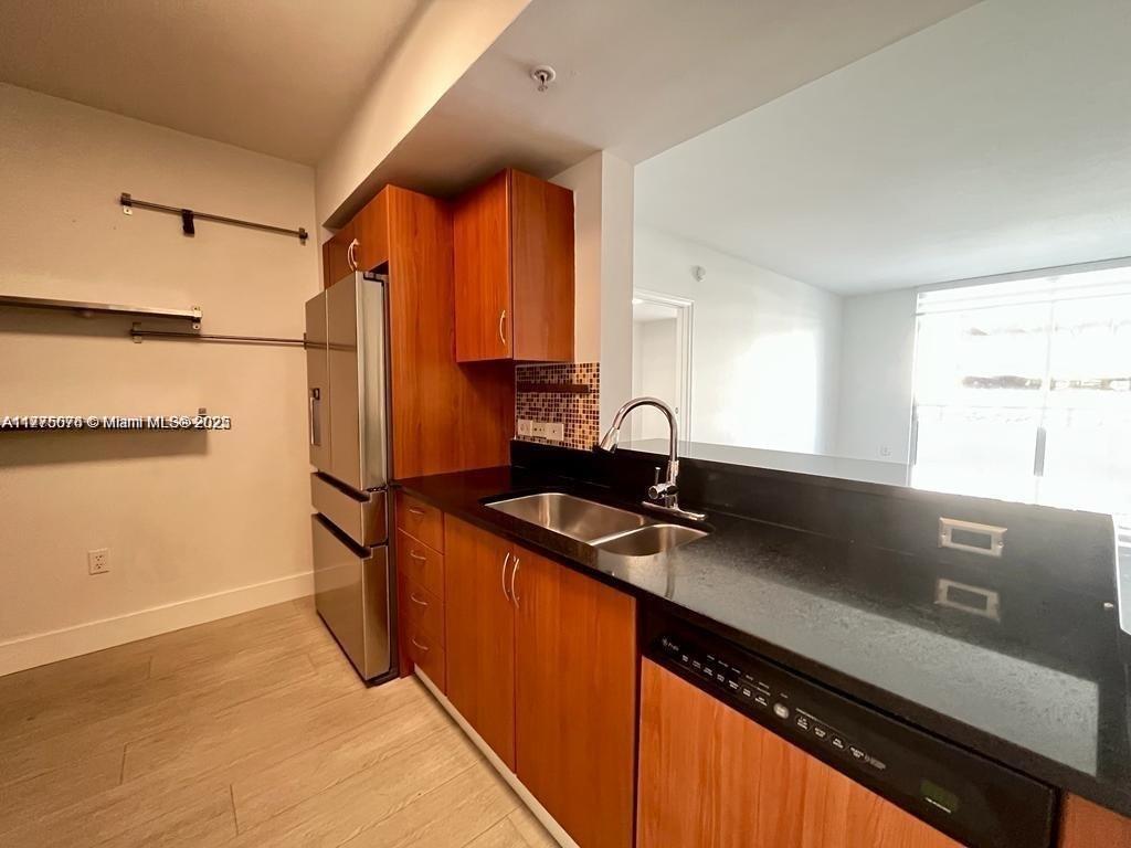 VENTURE AT AVENTURA WEST - Residential