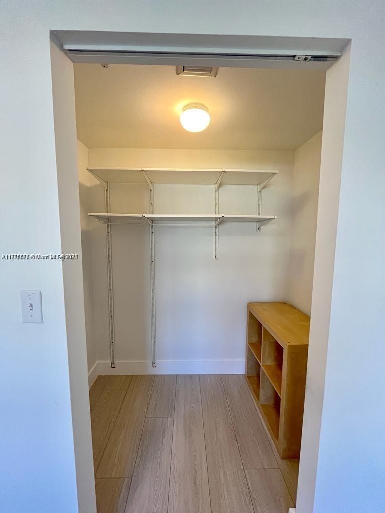 VENTURE AT AVENTURA WEST - Residential