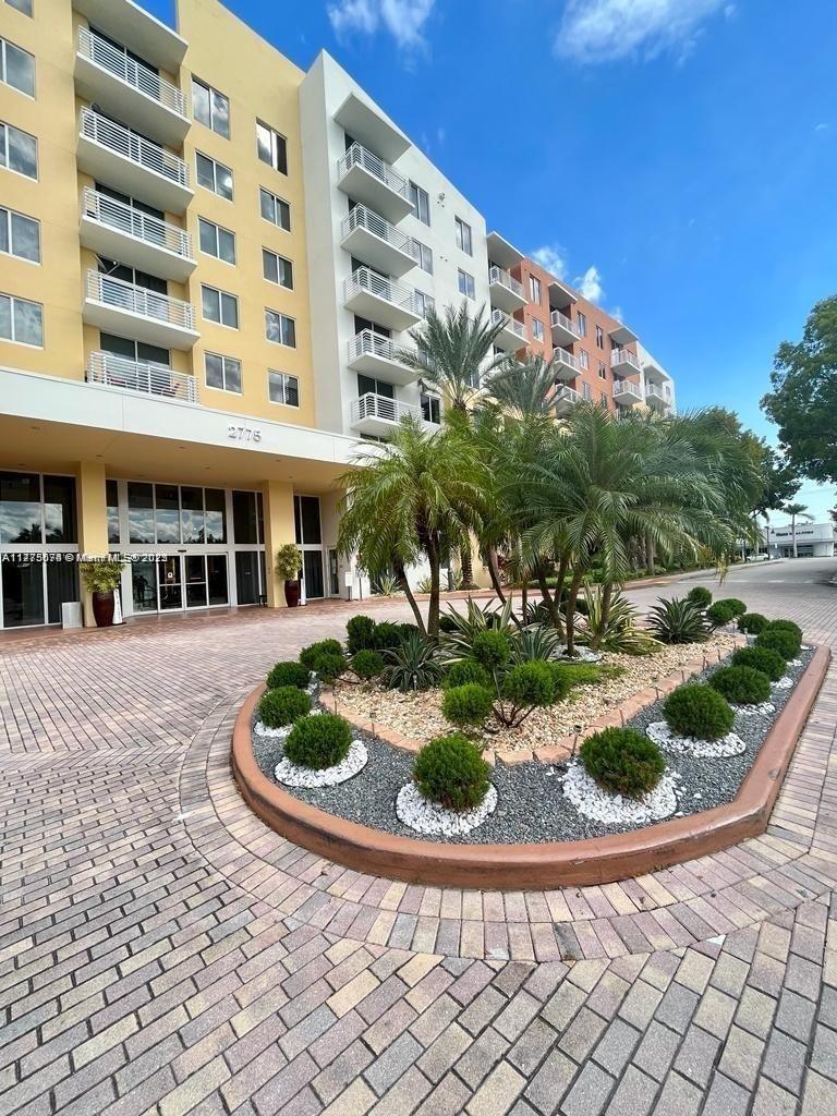 VENTURE AT AVENTURA WEST - Residential