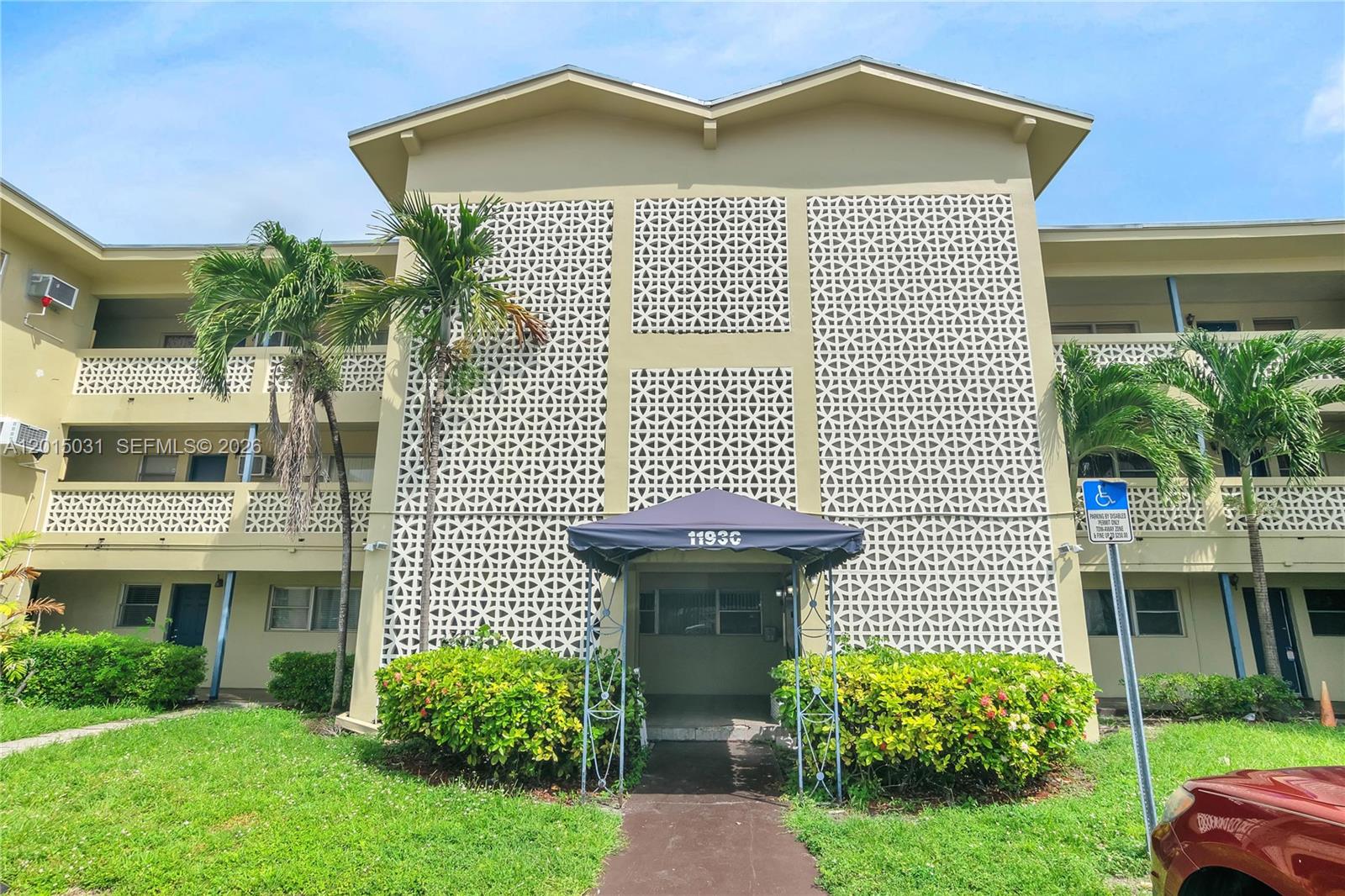 SANS SOUCI CONDO - Residential Lease