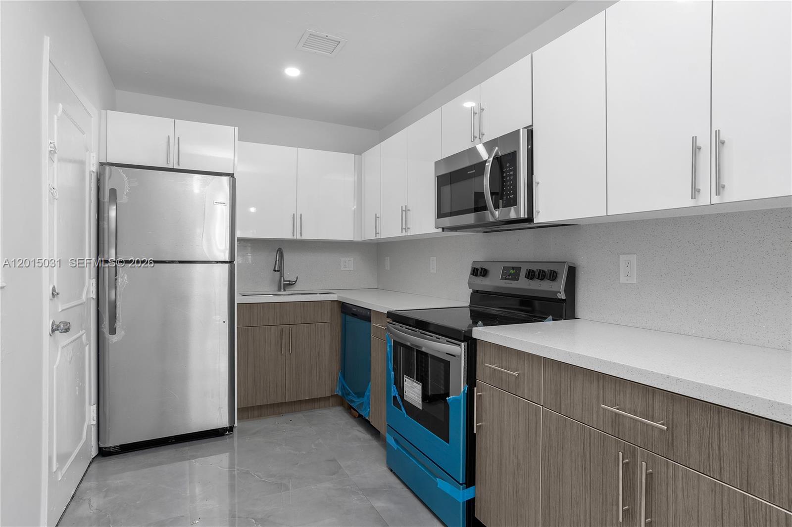 SANS SOUCI CONDO - Residential Lease