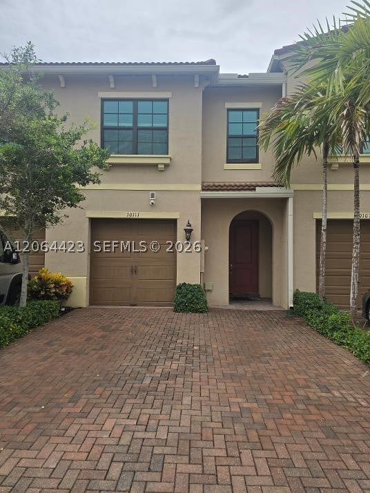 10111 Akenside Dr