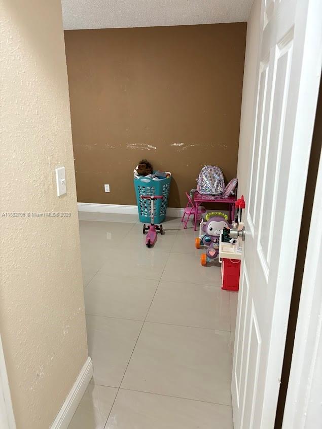 AVOCADO VILLAS - Residential