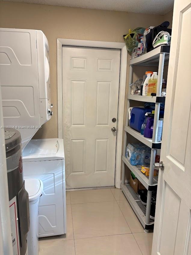 AVOCADO VILLAS - Residential