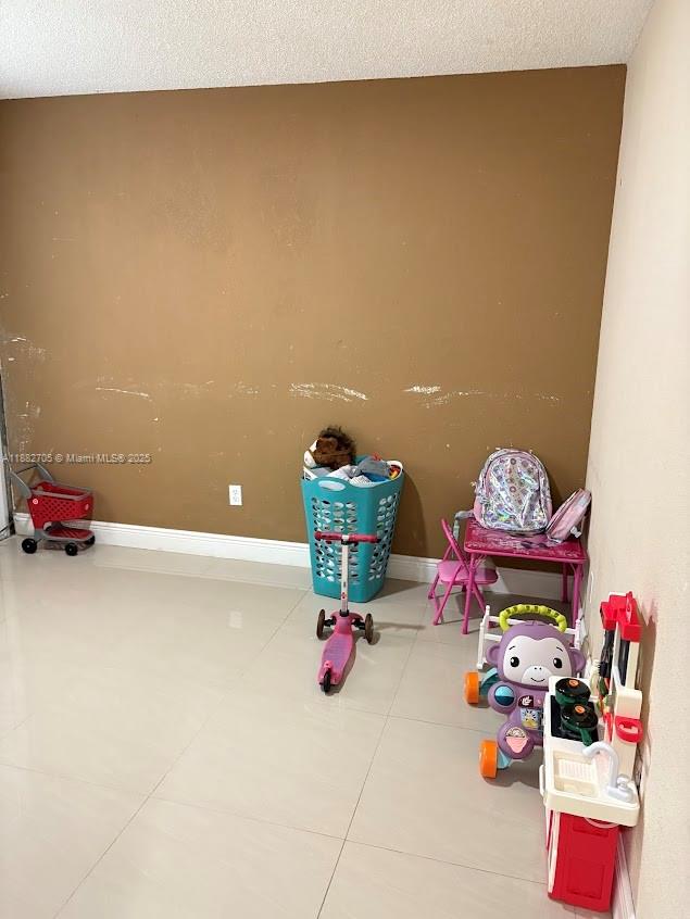 AVOCADO VILLAS - Residential