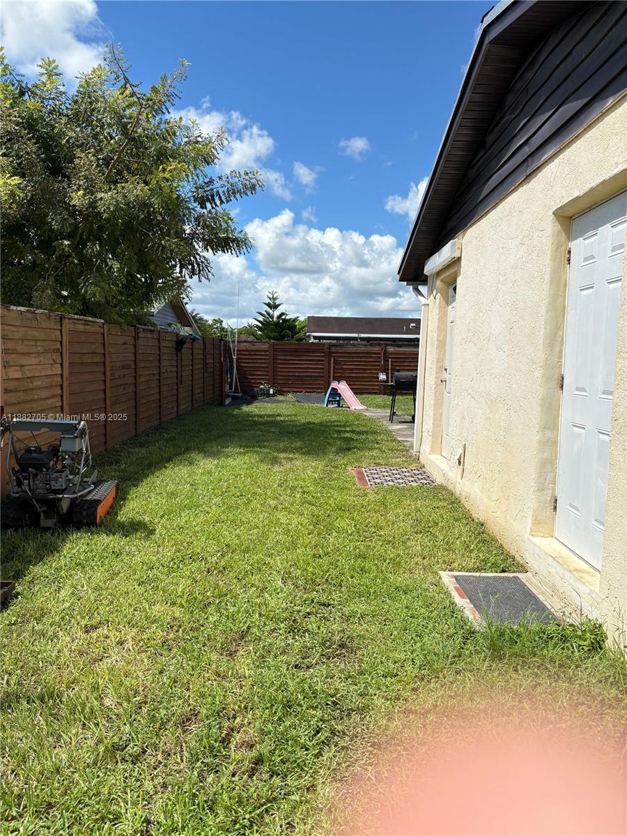 AVOCADO VILLAS - Residential