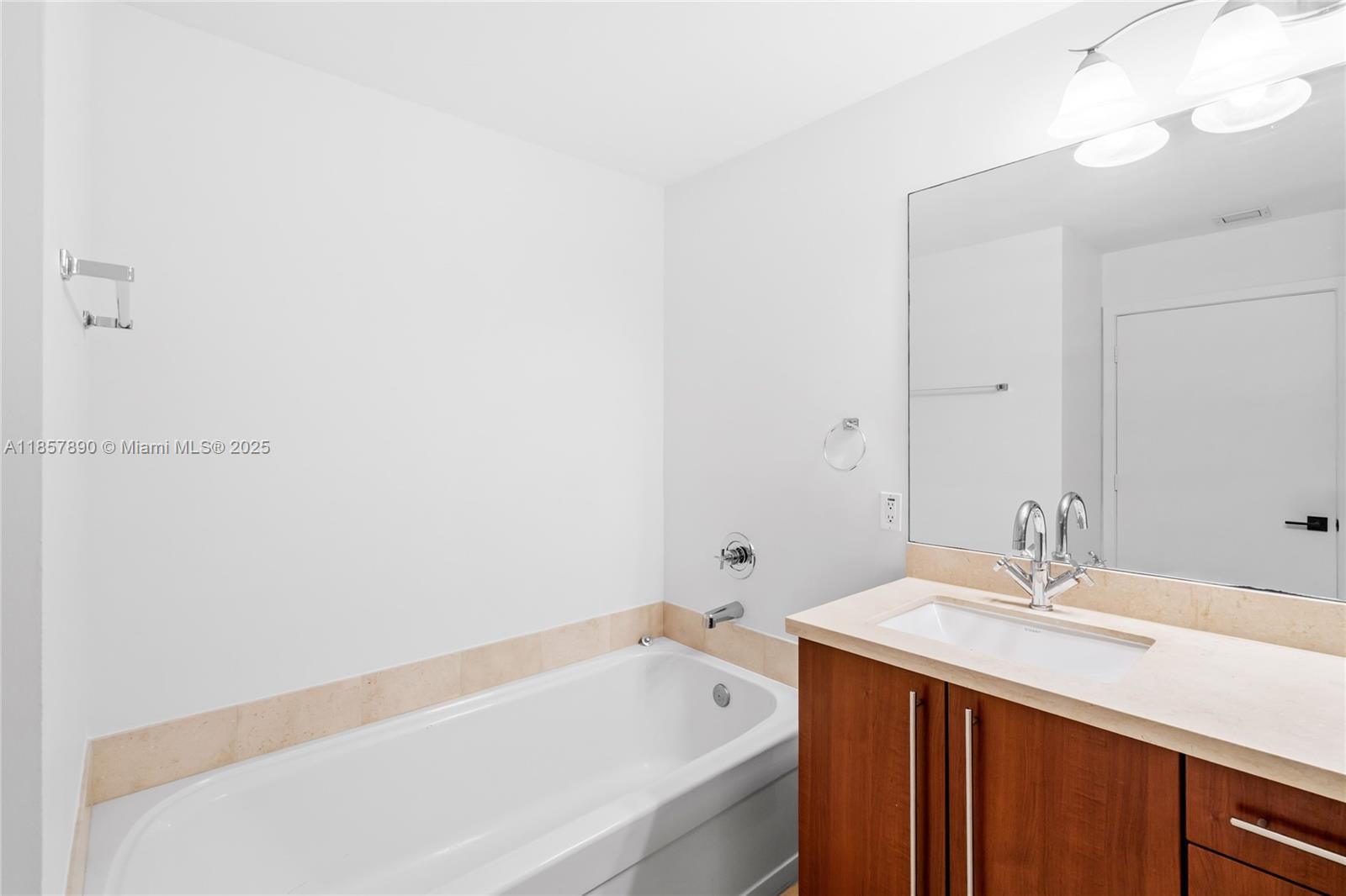 THE AXIS ON BRICKELL II C - Residential